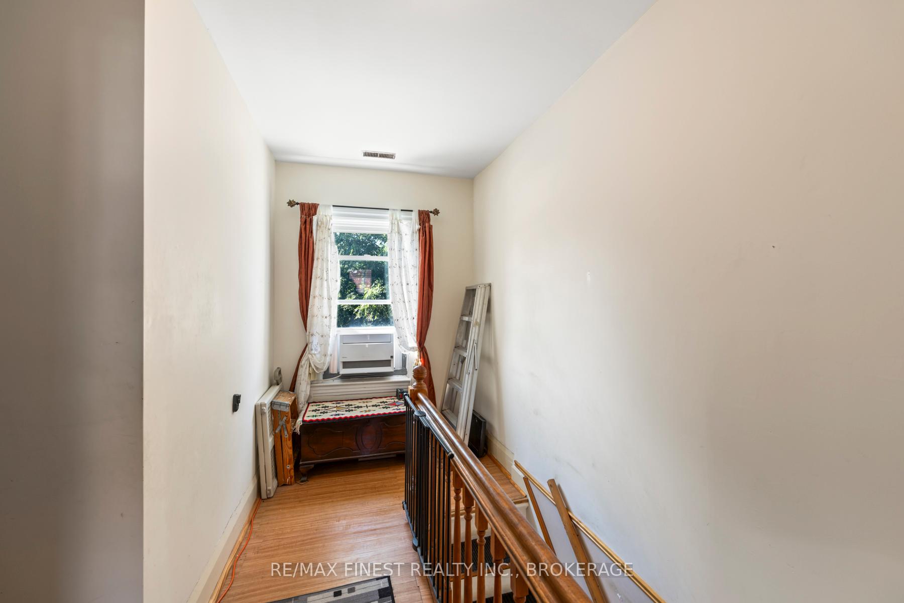 Photo 18 of 126 Stephen Street, Kingston, East of Sir John A. Blvd — HOMEH
