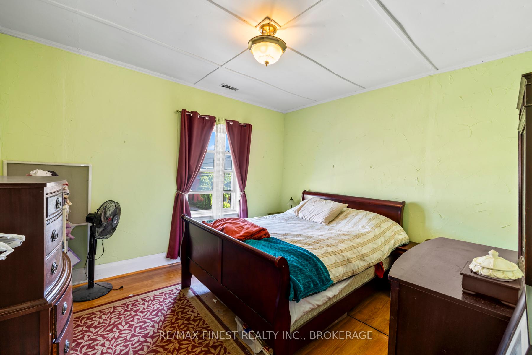 Photo 22 of 126 Stephen Street, Kingston, East of Sir John A. Blvd — HOMEH