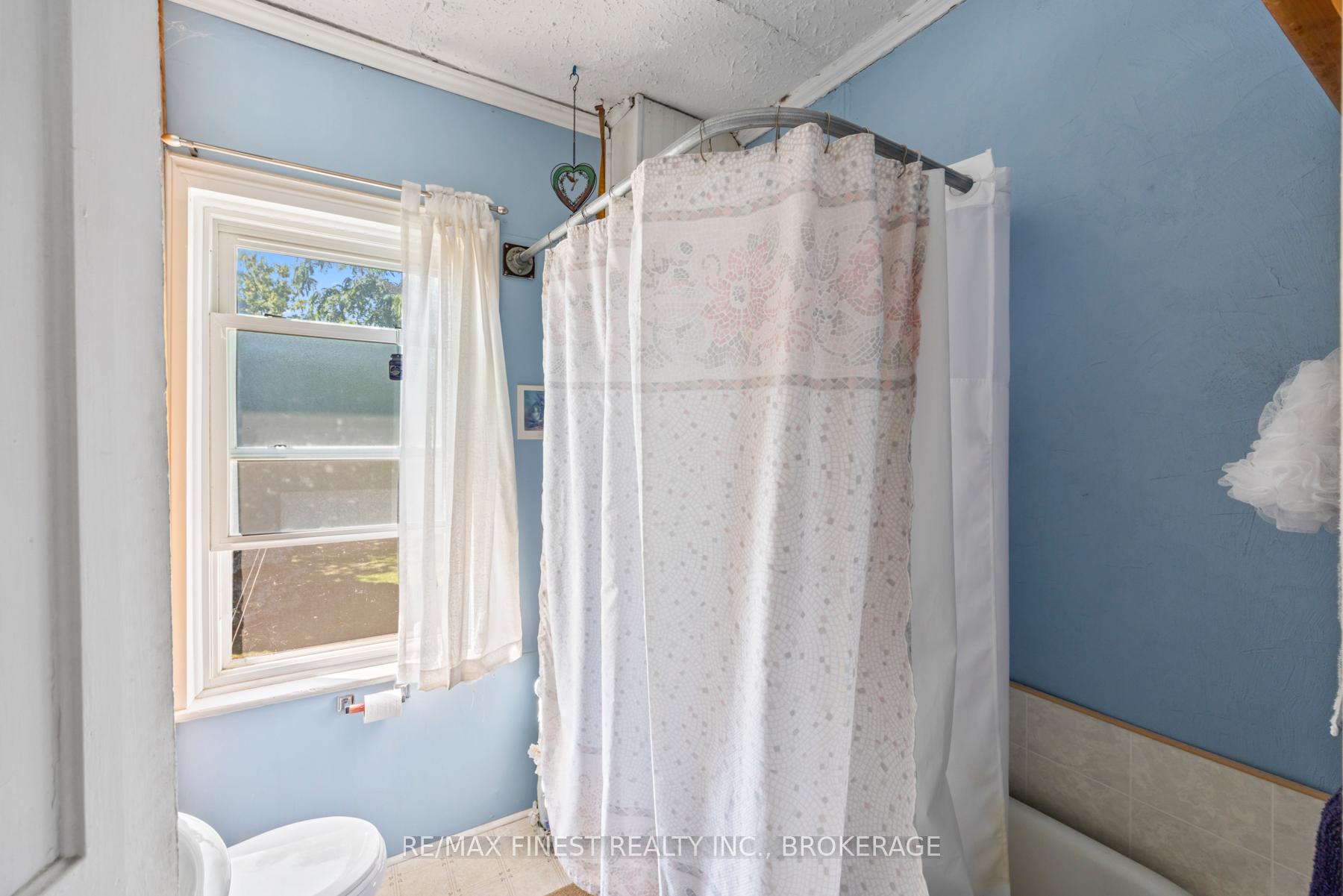 Photo 25 of 126 Stephen Street, Kingston, East of Sir John A. Blvd — HOMEH