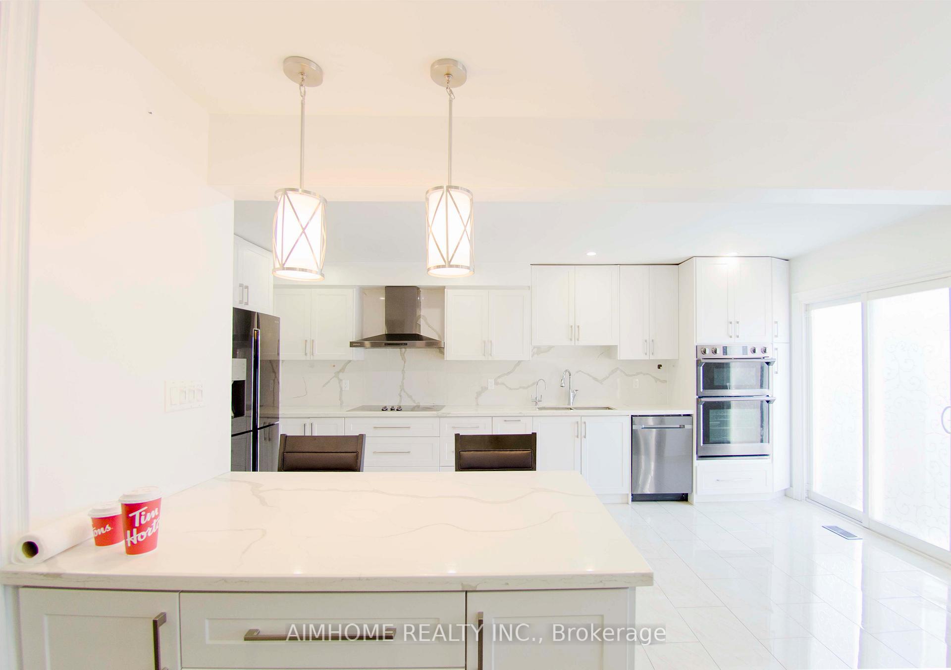 Photo 6 of 15 Lavron Court, Markham, Middlefield — HOMEH