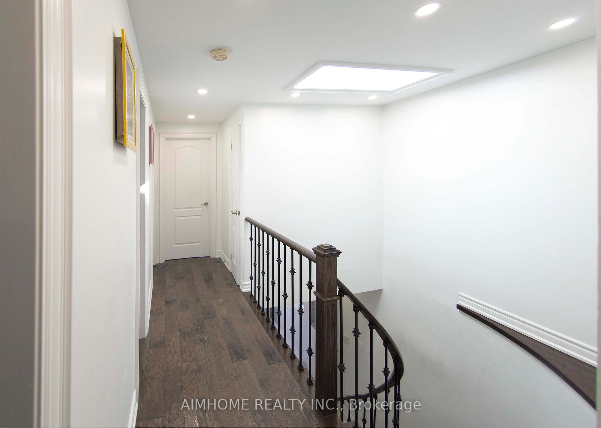 Photo 7 of 15 Lavron Court, Markham, Middlefield — HOMEH