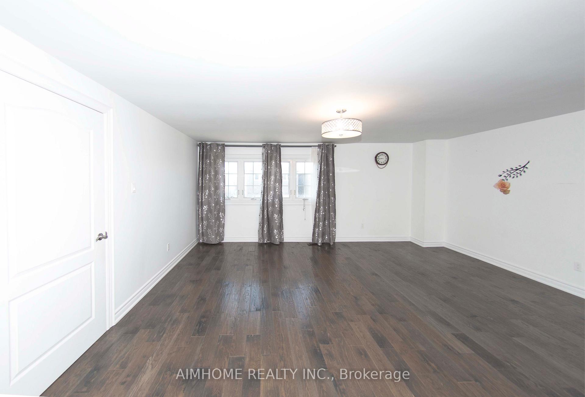 Photo 9 of 15 Lavron Court, Markham, Middlefield — HOMEH