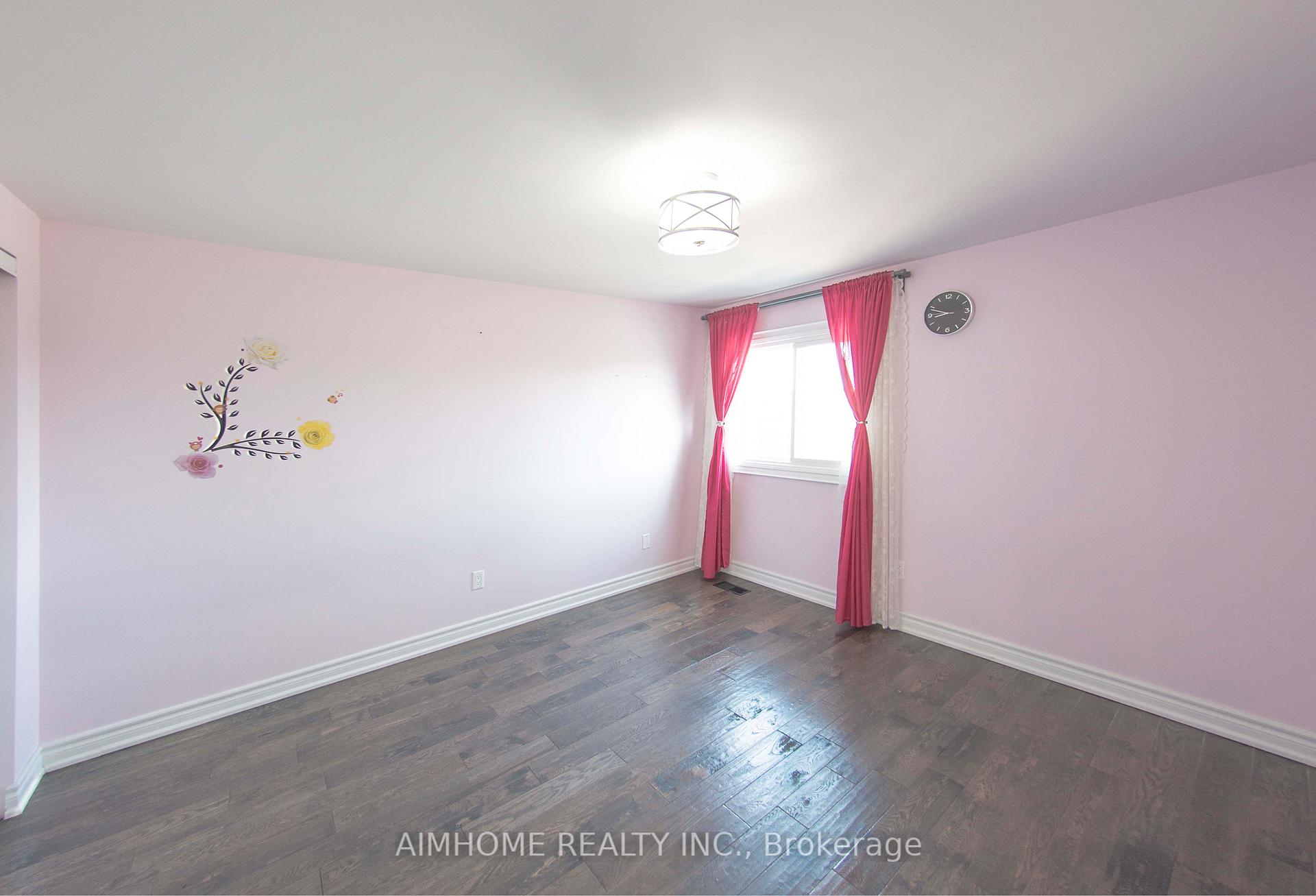 Photo 13 of 15 Lavron Court, Markham, Middlefield — HOMEH