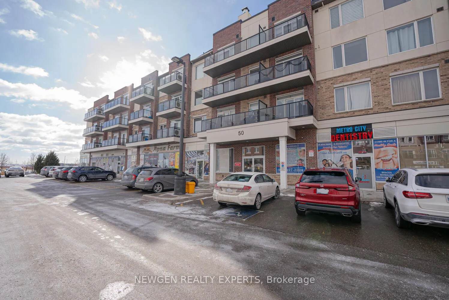 Photo 3 of Unit 306, 50 Sky Harbour Drive, Brampton, Brampton West — HOMEH