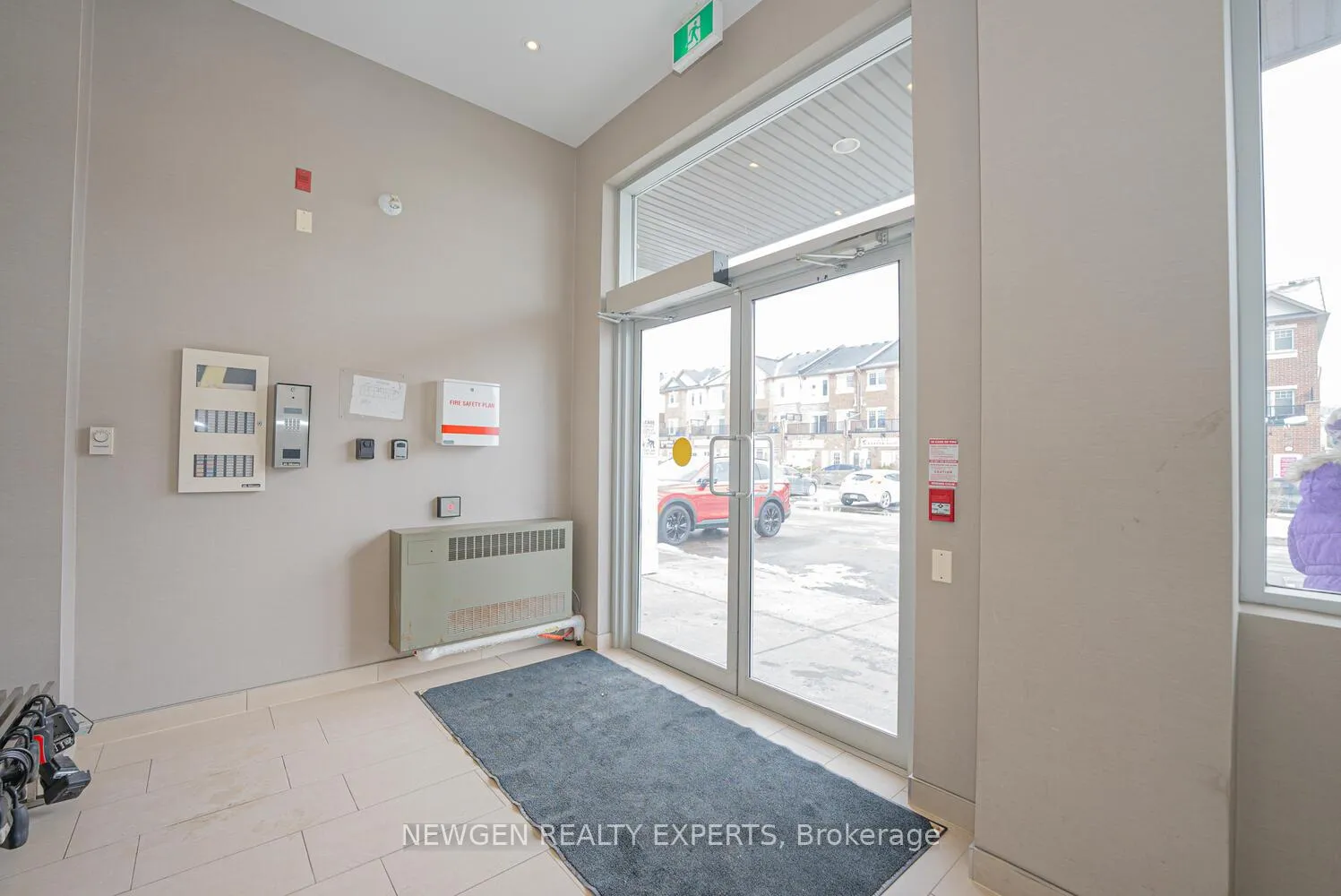 Photo 5 of Unit 306, 50 Sky Harbour Drive, Brampton, Brampton West — HOMEH