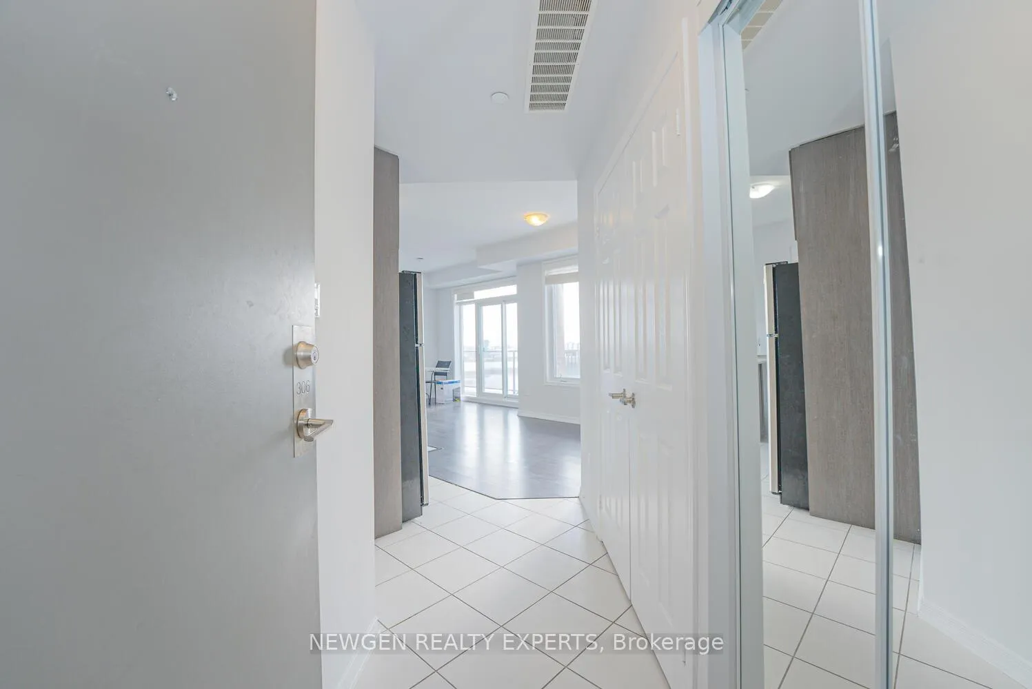 Photo 10 of Unit 306, 50 Sky Harbour Drive, Brampton, Brampton West — HOMEH