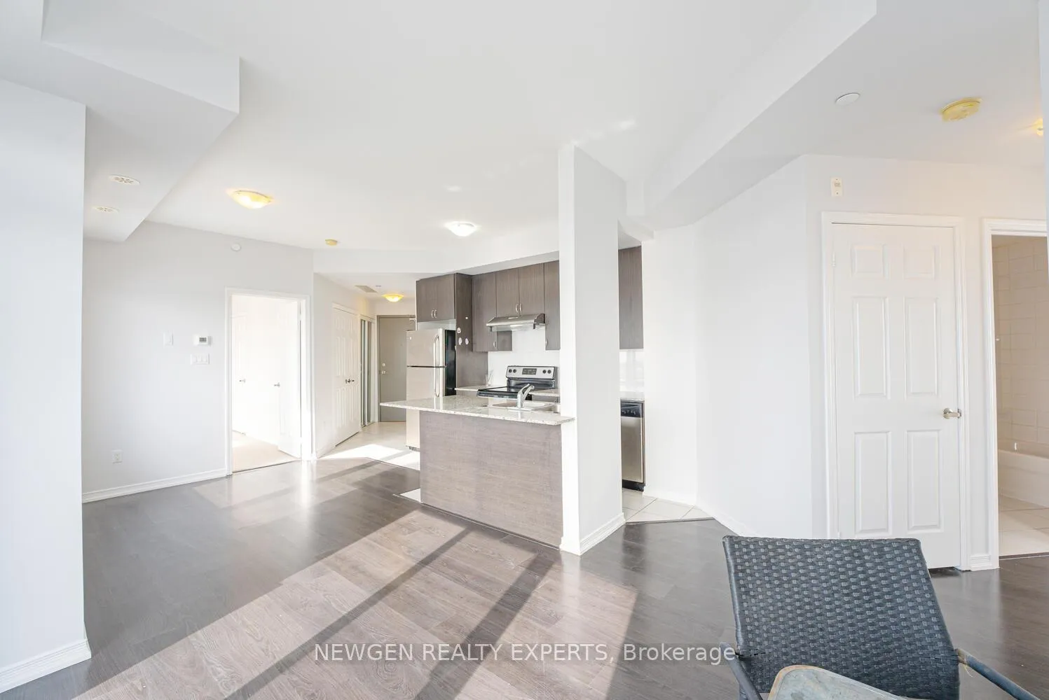 Photo 14 of Unit 306, 50 Sky Harbour Drive, Brampton, Brampton West — HOMEH