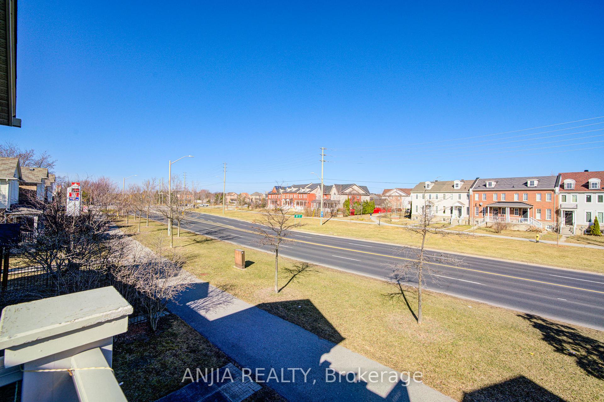 Photo 34 of 42 Gas Lamp Lane, Markham, Cornell — HOMEH