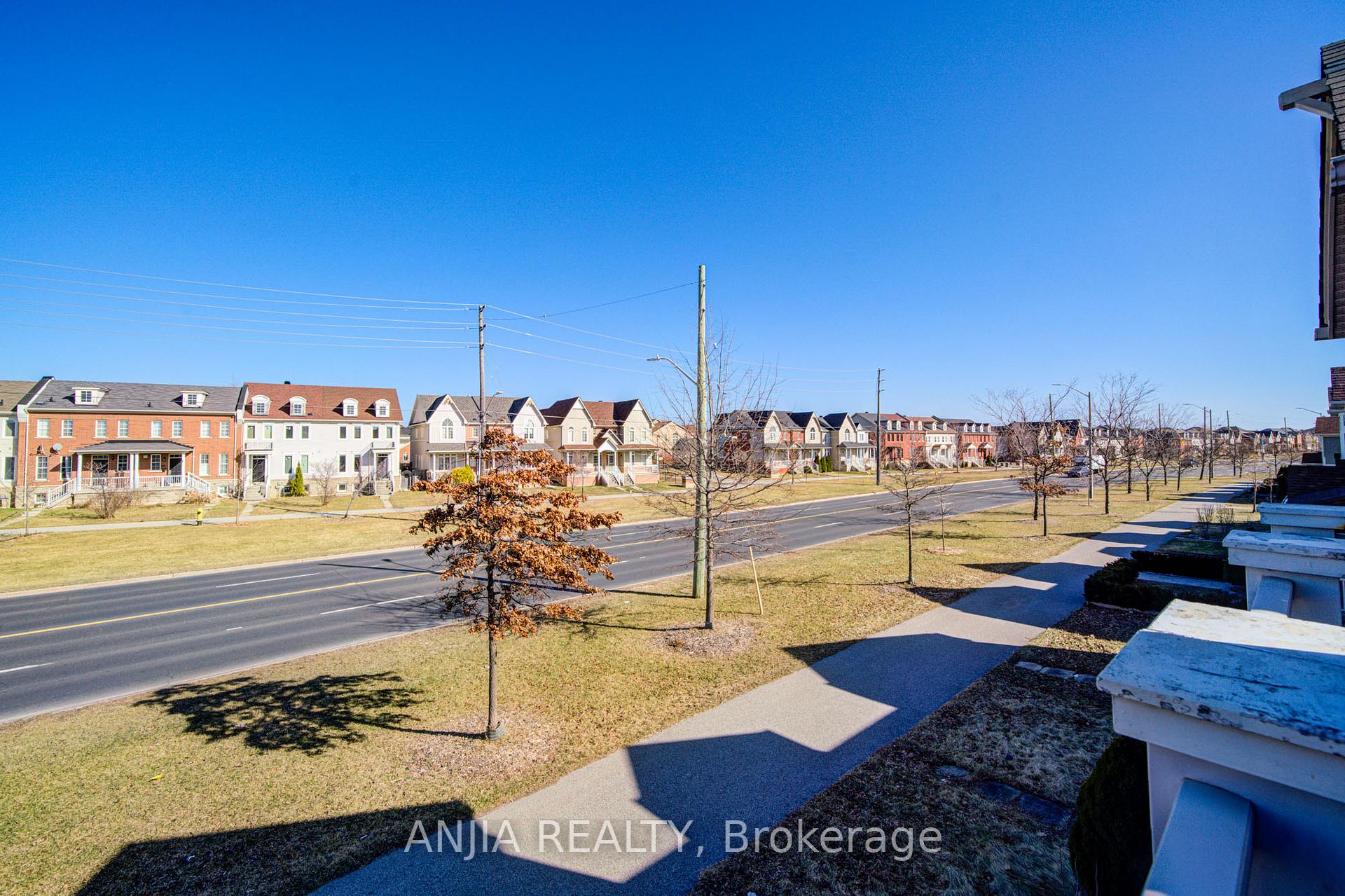 Photo 36 of 42 Gas Lamp Lane, Markham, Cornell — HOMEH