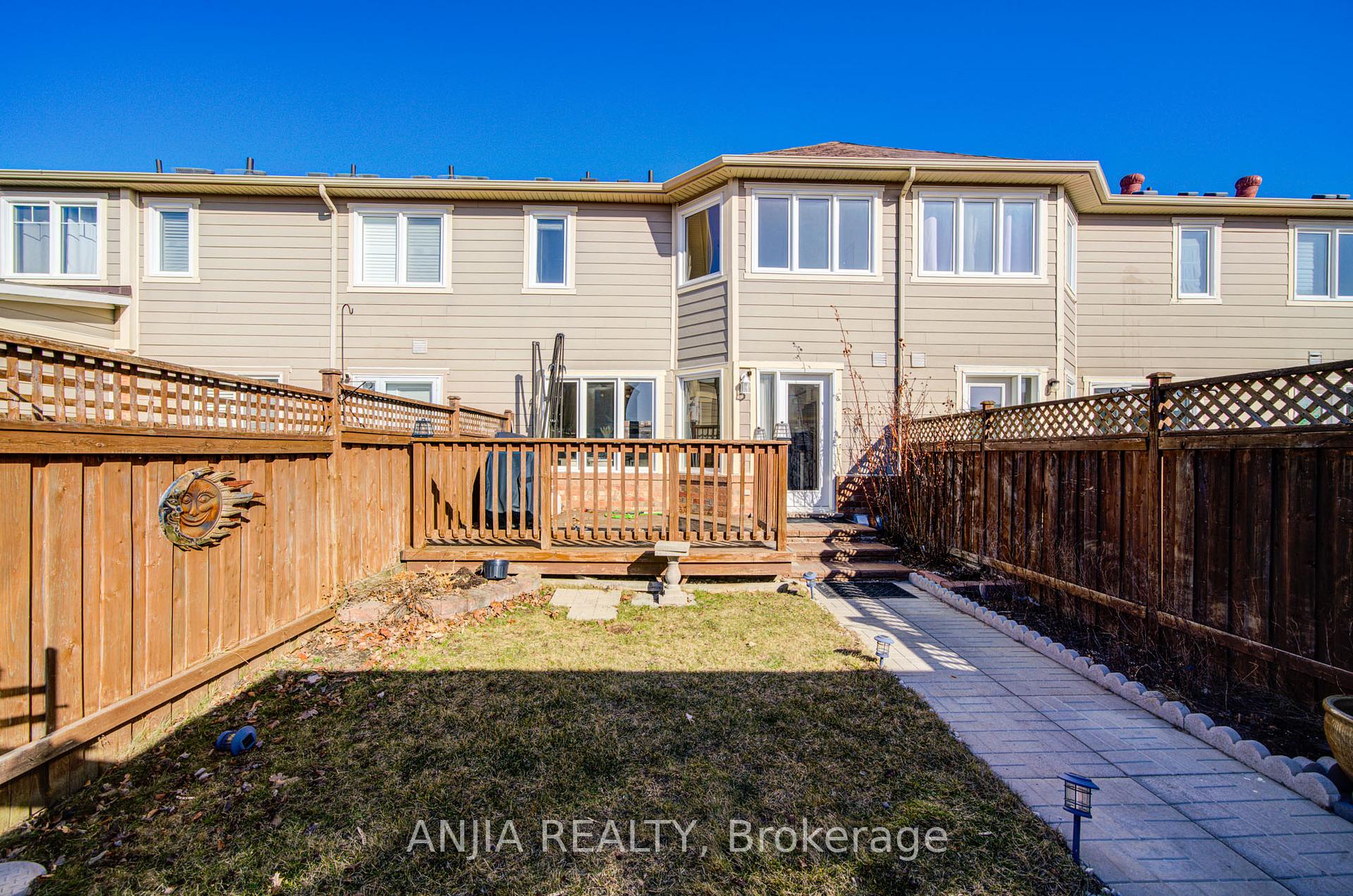Photo 49 of 42 Gas Lamp Lane, Markham, Cornell — HOMEH