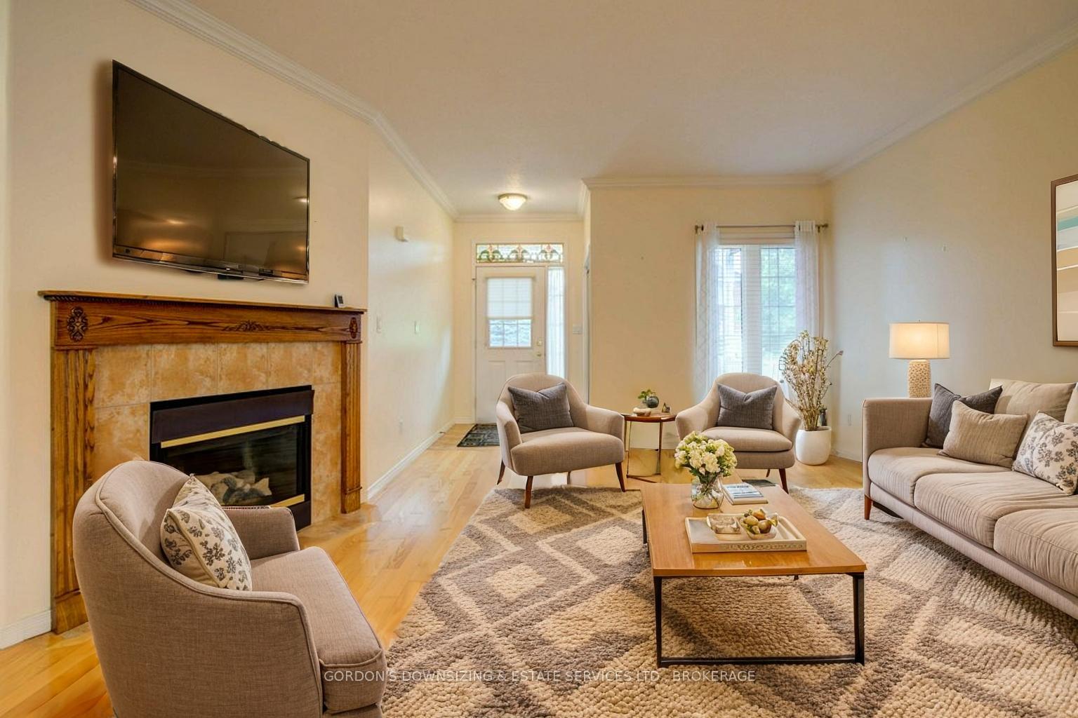 Photo 4 of 303 Cavendish Crescent, Kingston, City Northwest — HOMEH