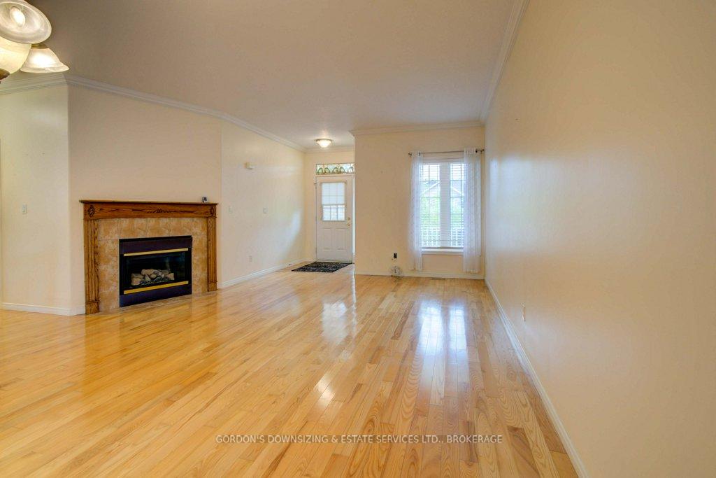 Photo 6 of 303 Cavendish Crescent, Kingston, City Northwest — HOMEH