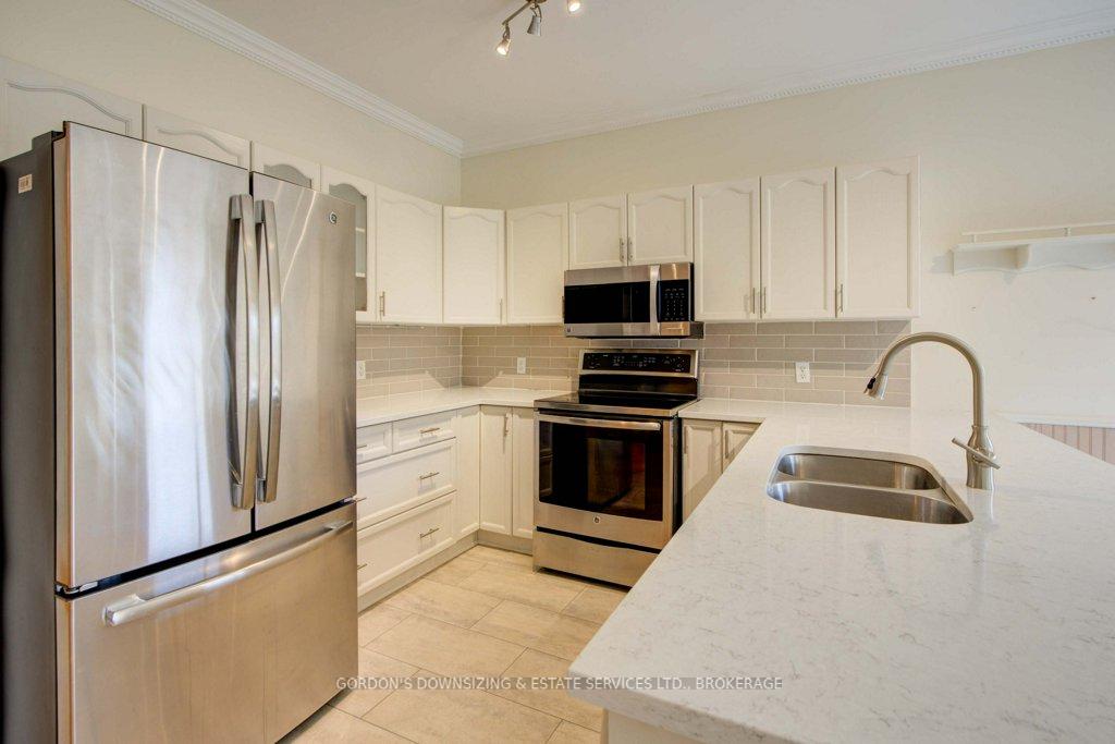 Photo 12 of 303 Cavendish Crescent, Kingston, City Northwest — HOMEH