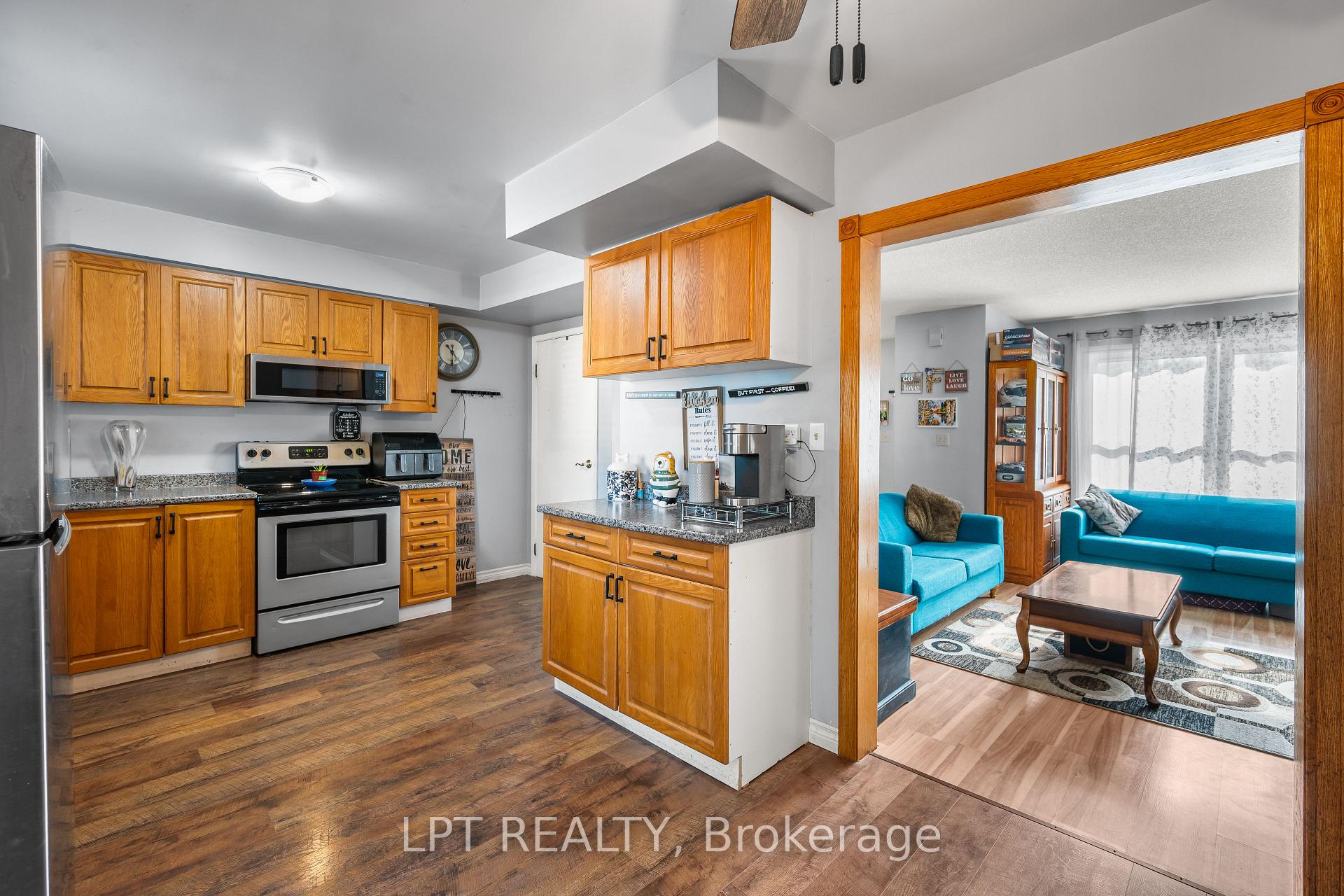 Photo 7 of 975 Warburton Crescent, Kingston, East Gardiners Rd — HOMEH
