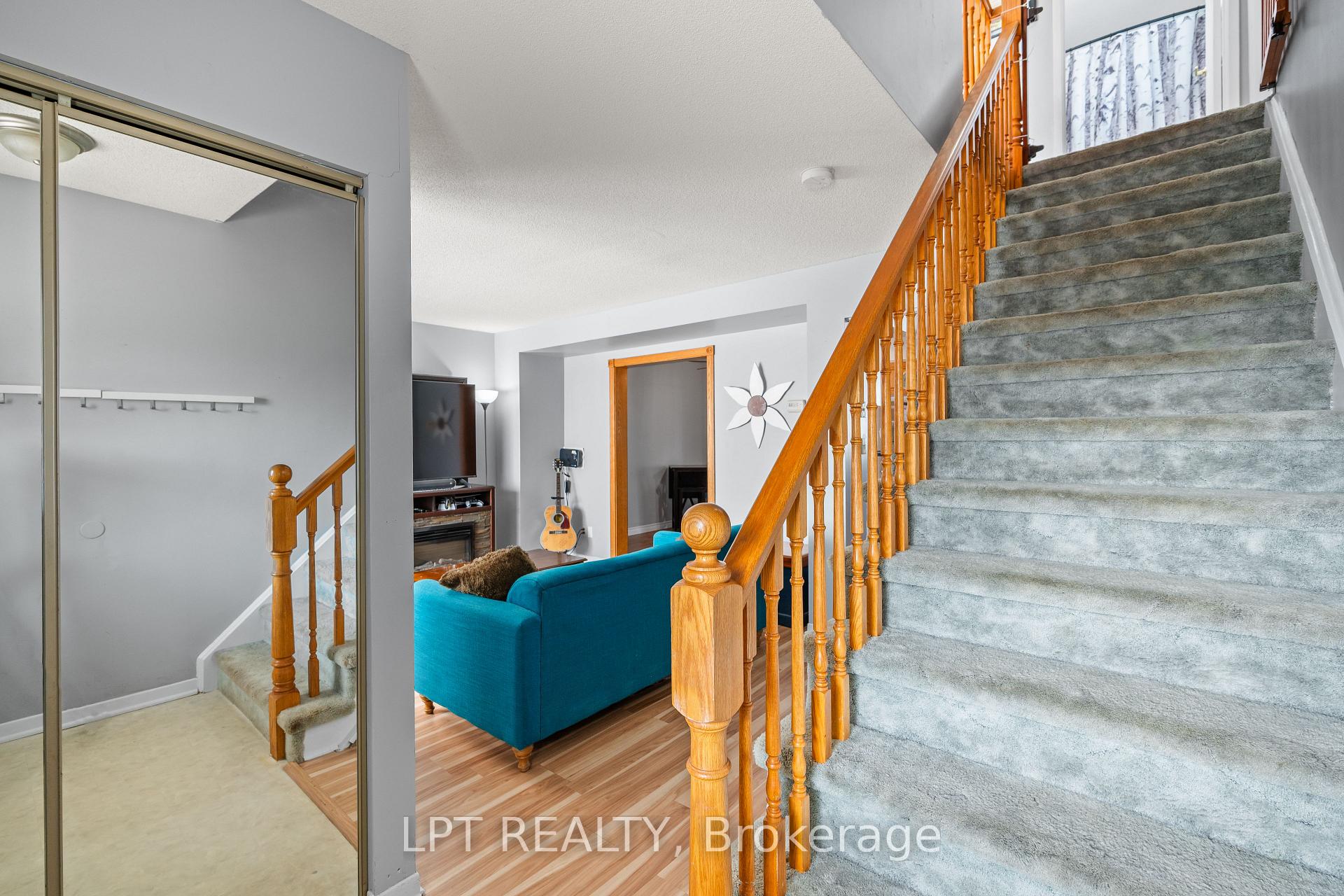 Photo 12 of 975 Warburton Crescent, Kingston, East Gardiners Rd — HOMEH