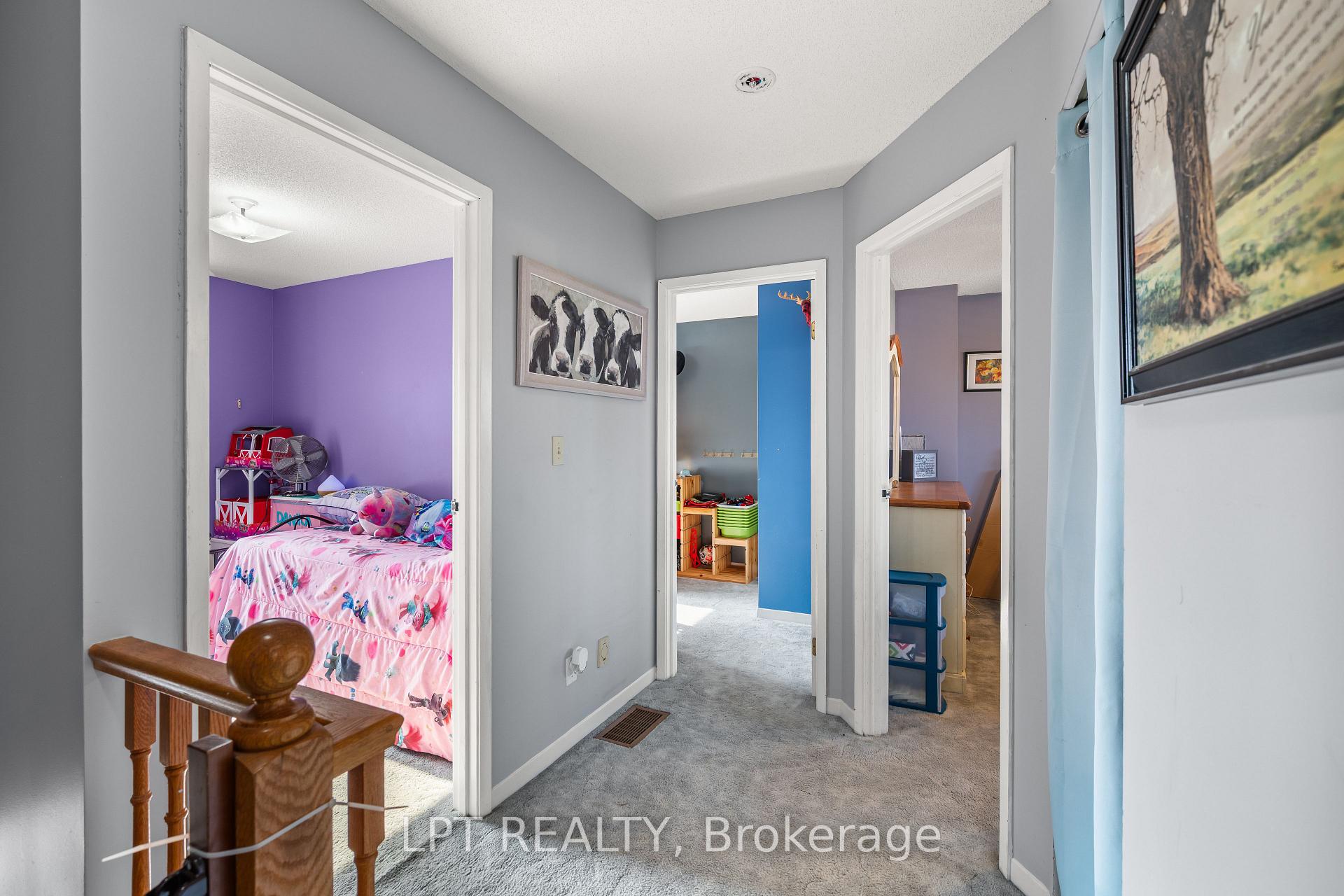 Photo 17 of 975 Warburton Crescent, Kingston, East Gardiners Rd — HOMEH
