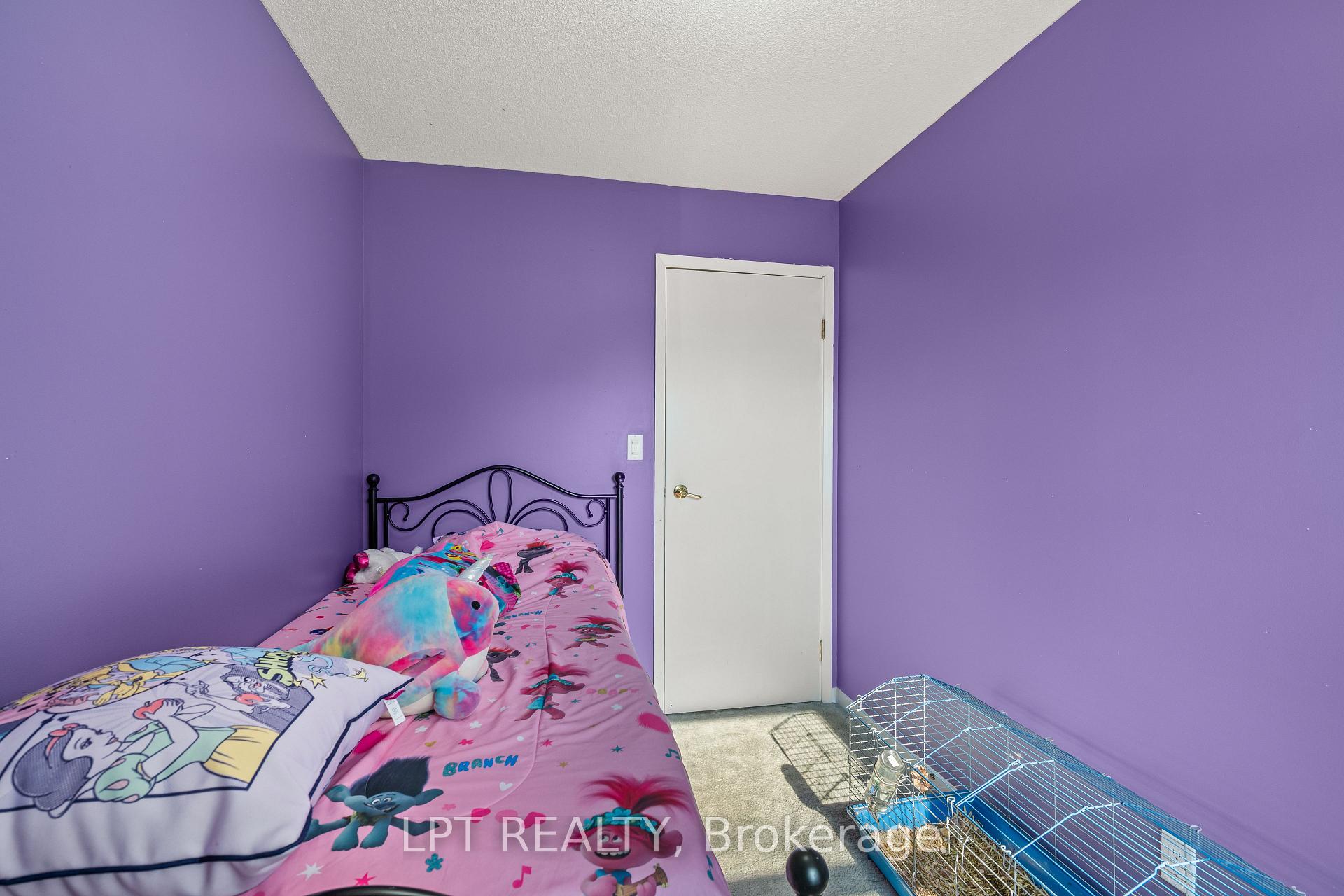 Photo 18 of 975 Warburton Crescent, Kingston, East Gardiners Rd — HOMEH