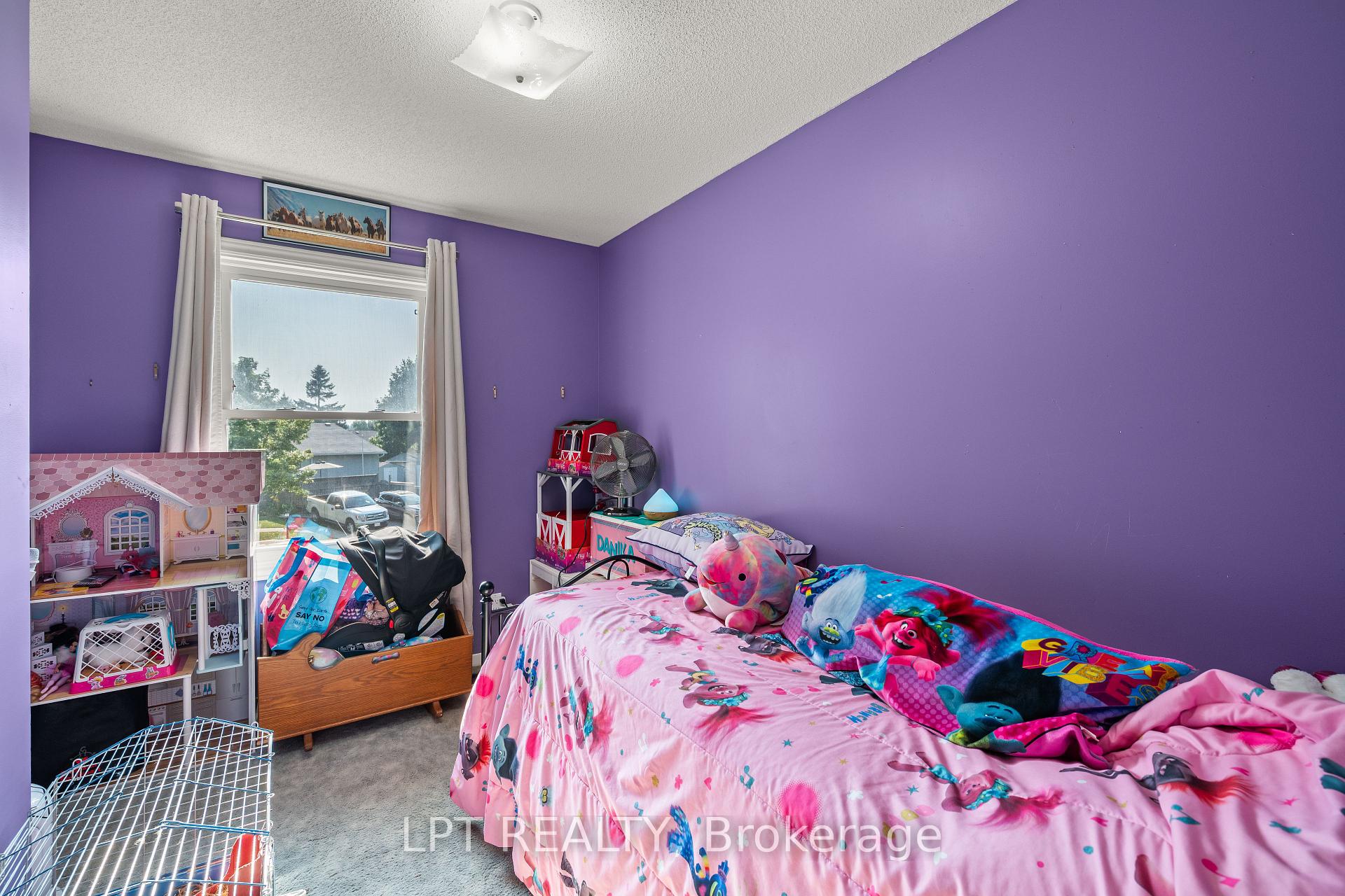 Photo 19 of 975 Warburton Crescent, Kingston, East Gardiners Rd — HOMEH