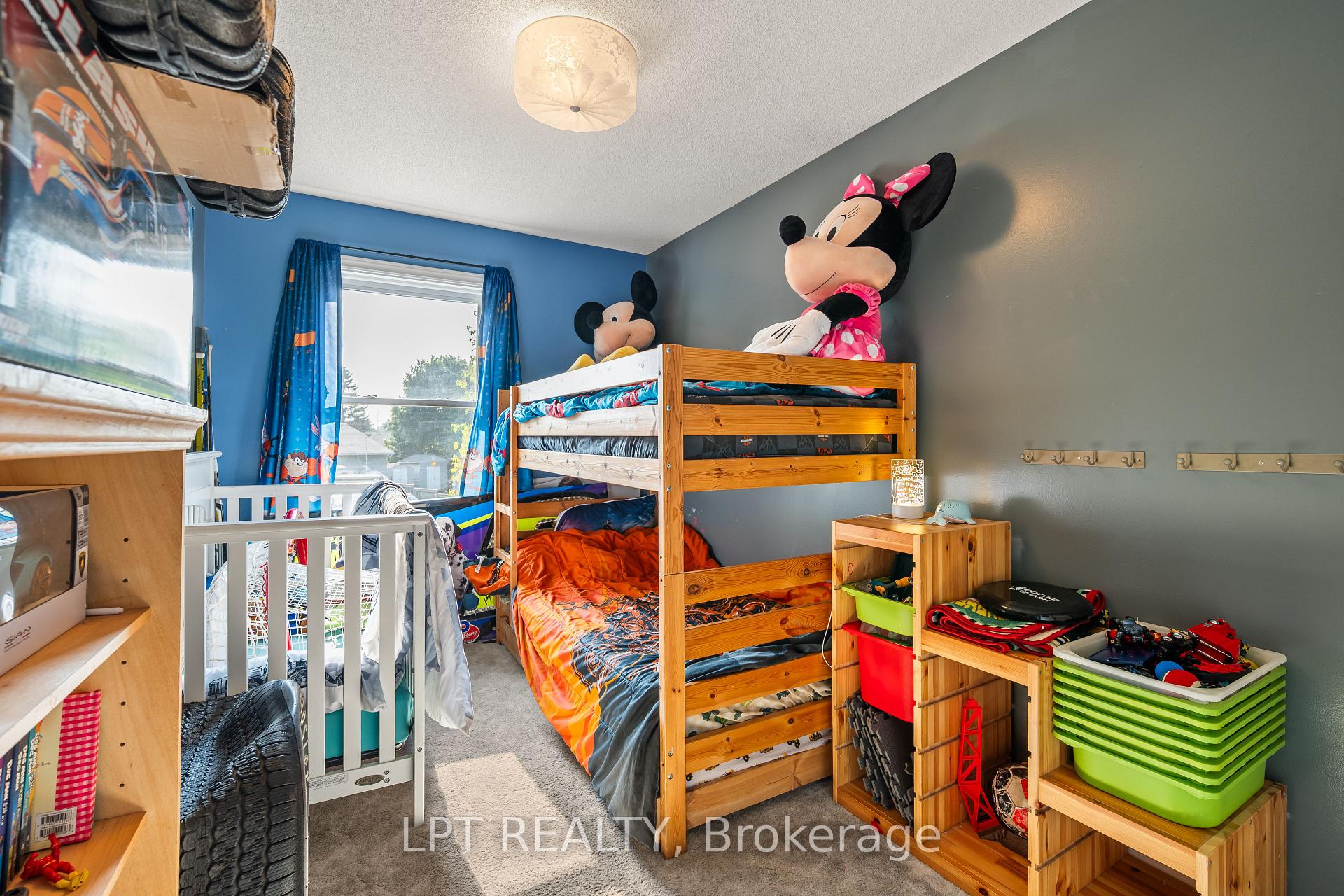 Photo 20 of 975 Warburton Crescent, Kingston, East Gardiners Rd — HOMEH