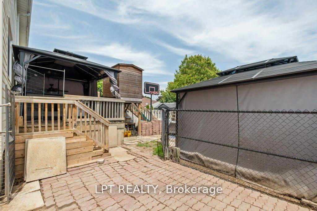 Photo 26 of 975 Warburton Crescent, Kingston, East Gardiners Rd — HOMEH