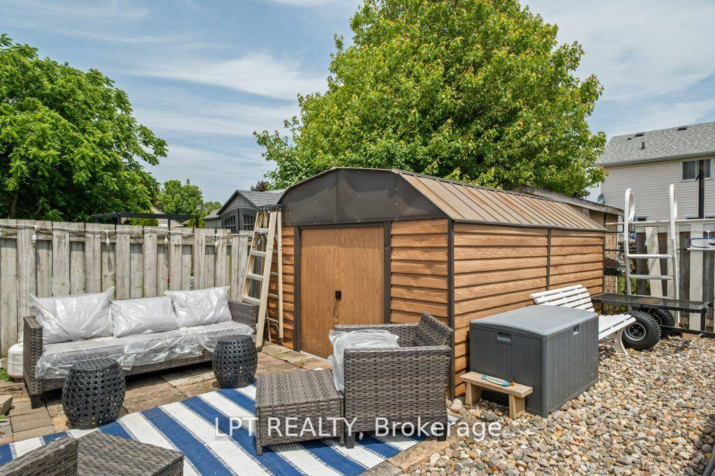 Photo 28 of 975 Warburton Crescent, Kingston, East Gardiners Rd — HOMEH