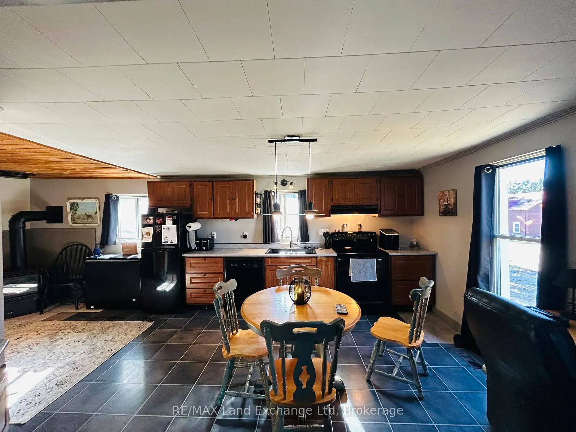 Photo 6 of 130 Henry Street, Minto — HOMEH