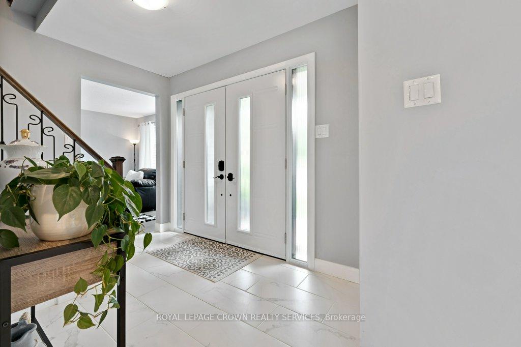 Photo 4 of 14 Pathfinder Crescent, Kitchener — HOMEH