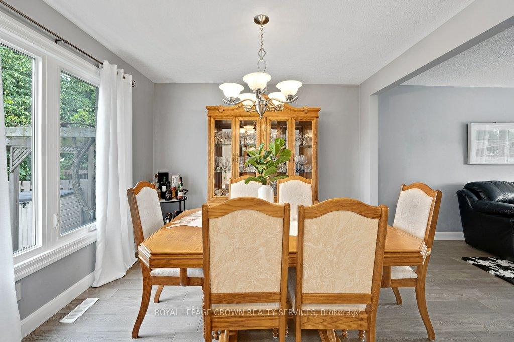 Photo 10 of 14 Pathfinder Crescent, Kitchener — HOMEH