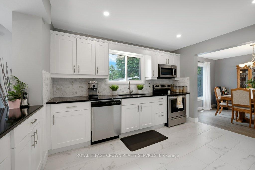 Photo 15 of 14 Pathfinder Crescent, Kitchener — HOMEH