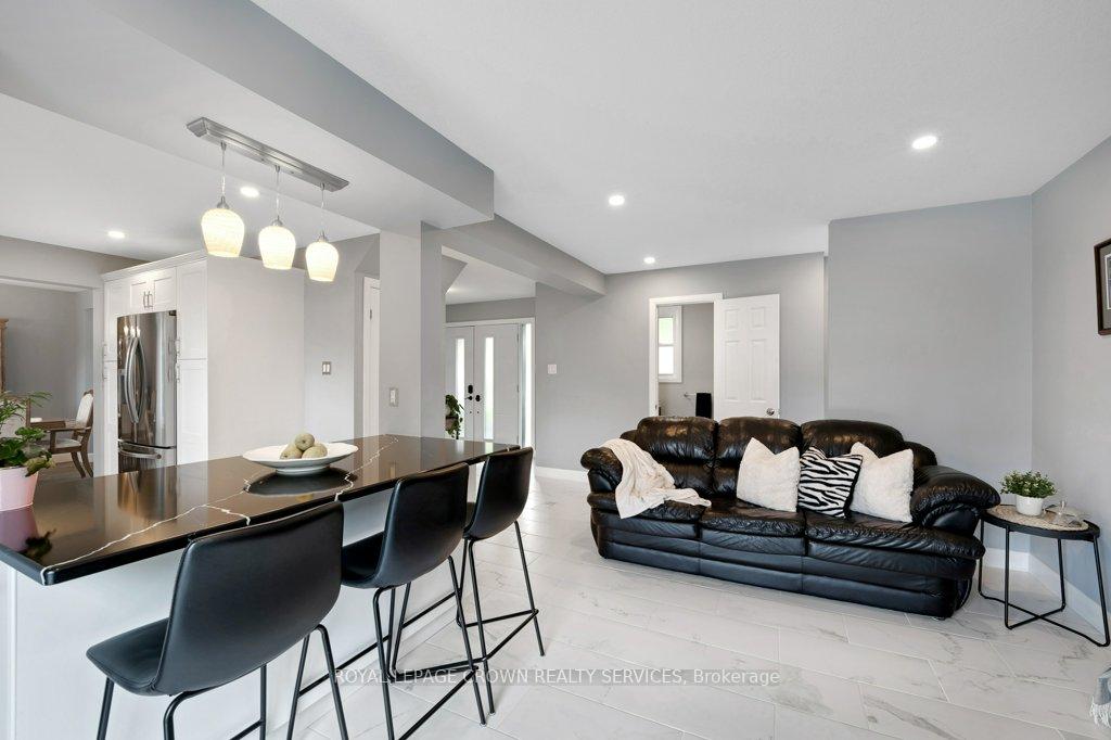 Photo 20 of 14 Pathfinder Crescent, Kitchener — HOMEH