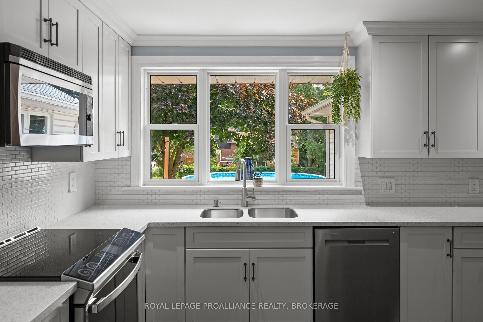 Photo 11 of 228 Glengarry Road, Kingston, West of Sir John A. Blvd — HOMEH