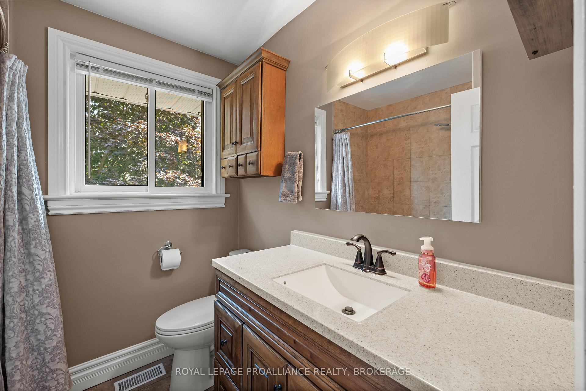 Photo 26 of 228 Glengarry Road, Kingston, West of Sir John A. Blvd — HOMEH