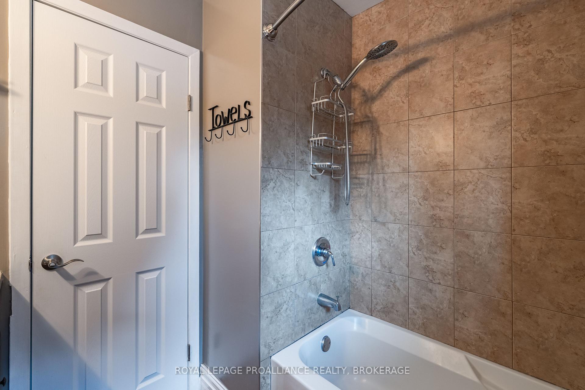 Photo 28 of 228 Glengarry Road, Kingston, West of Sir John A. Blvd — HOMEH