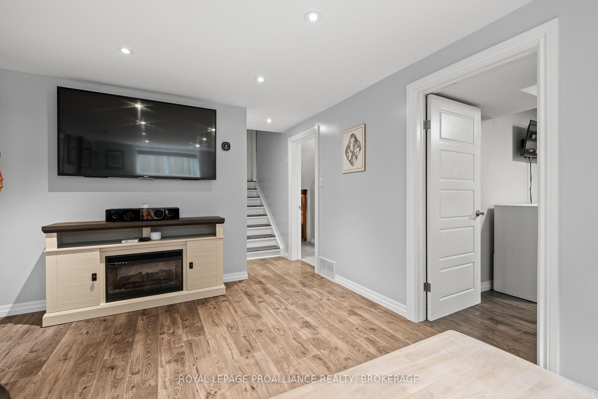 Photo 36 of 228 Glengarry Road, Kingston, West of Sir John A. Blvd — HOMEH