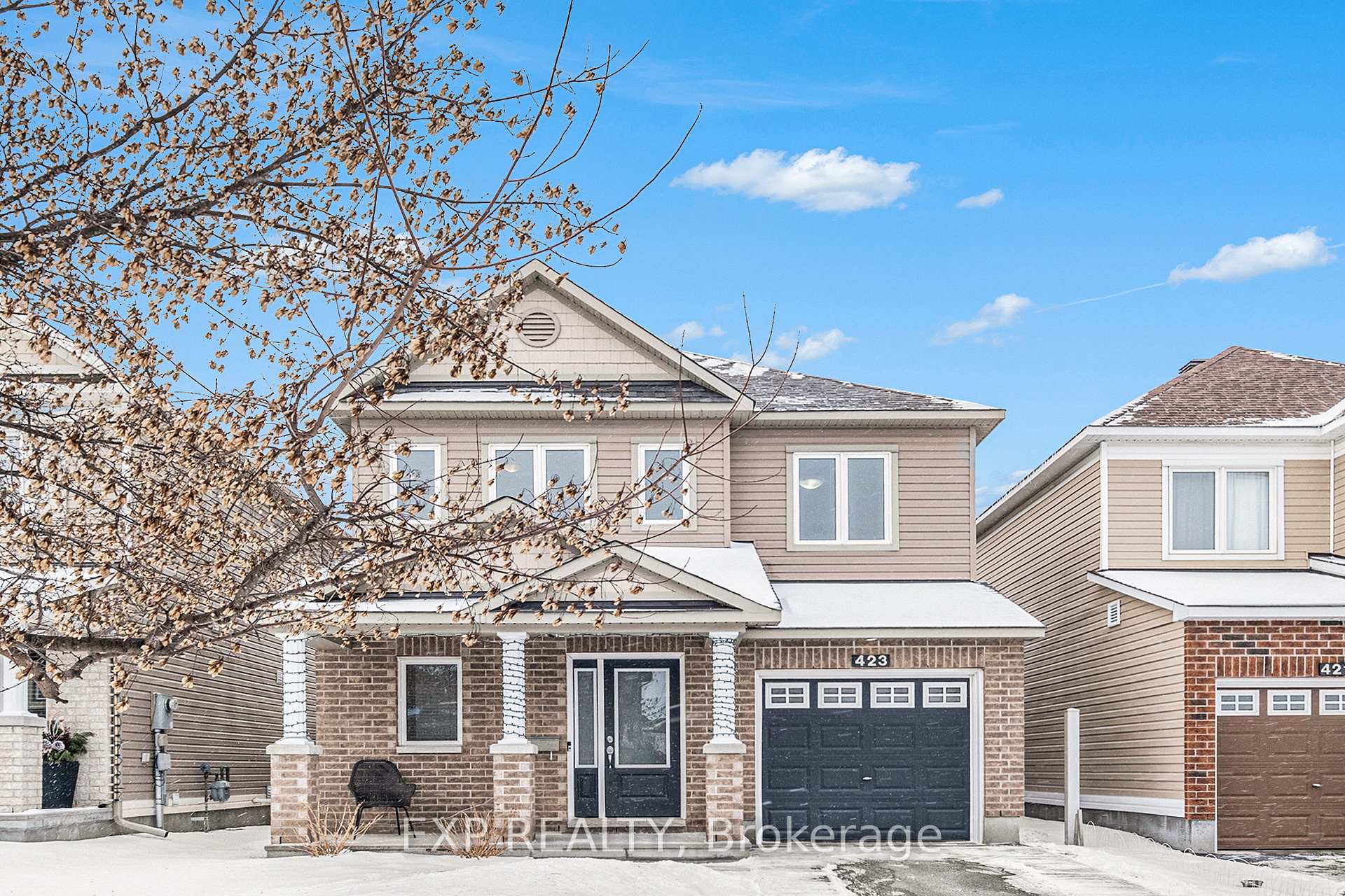 Front of 423 Country Glen Way