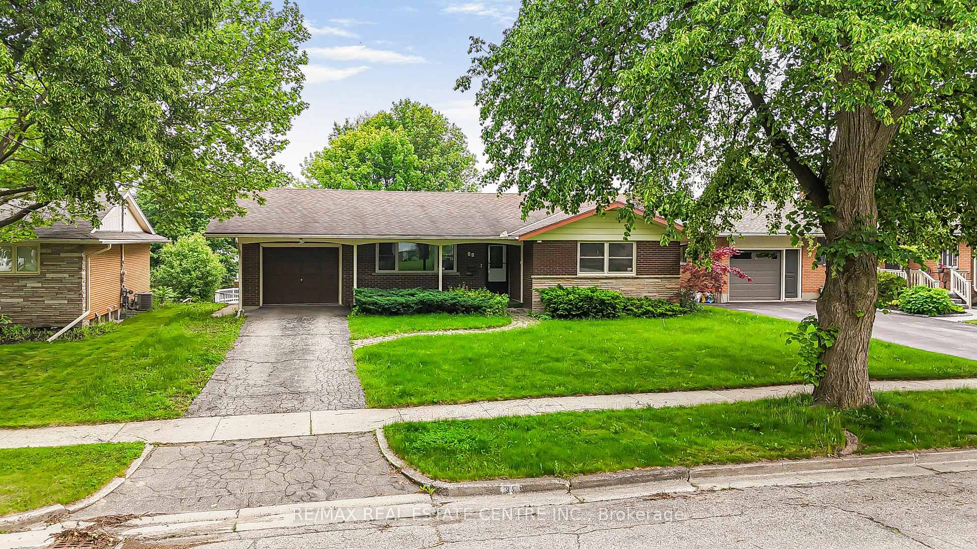 Front of 95 Ripplewood Crescent