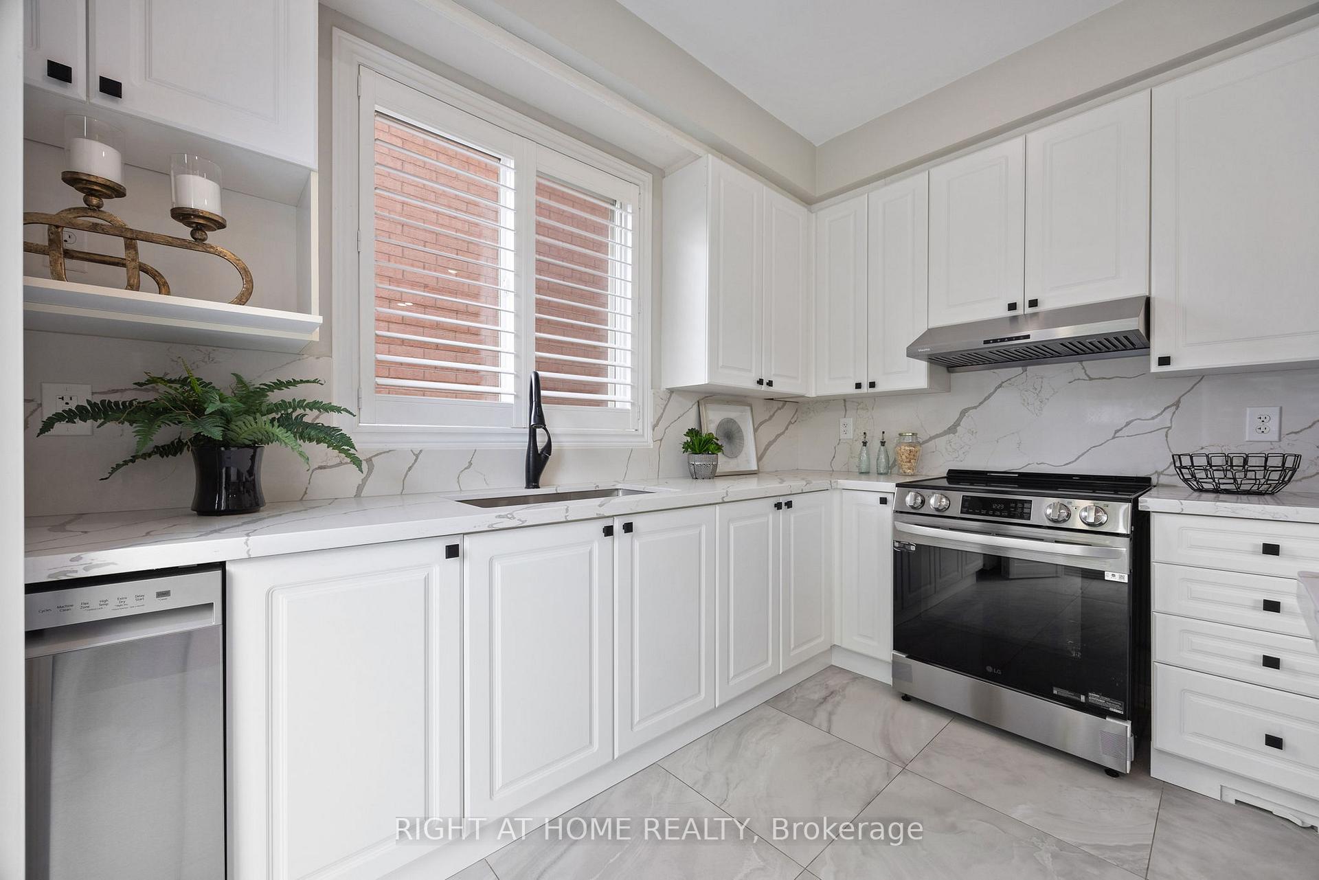 Photo 24 of 171 Edward Jeffreys Avenue, Markham, Wismer — HOMEH