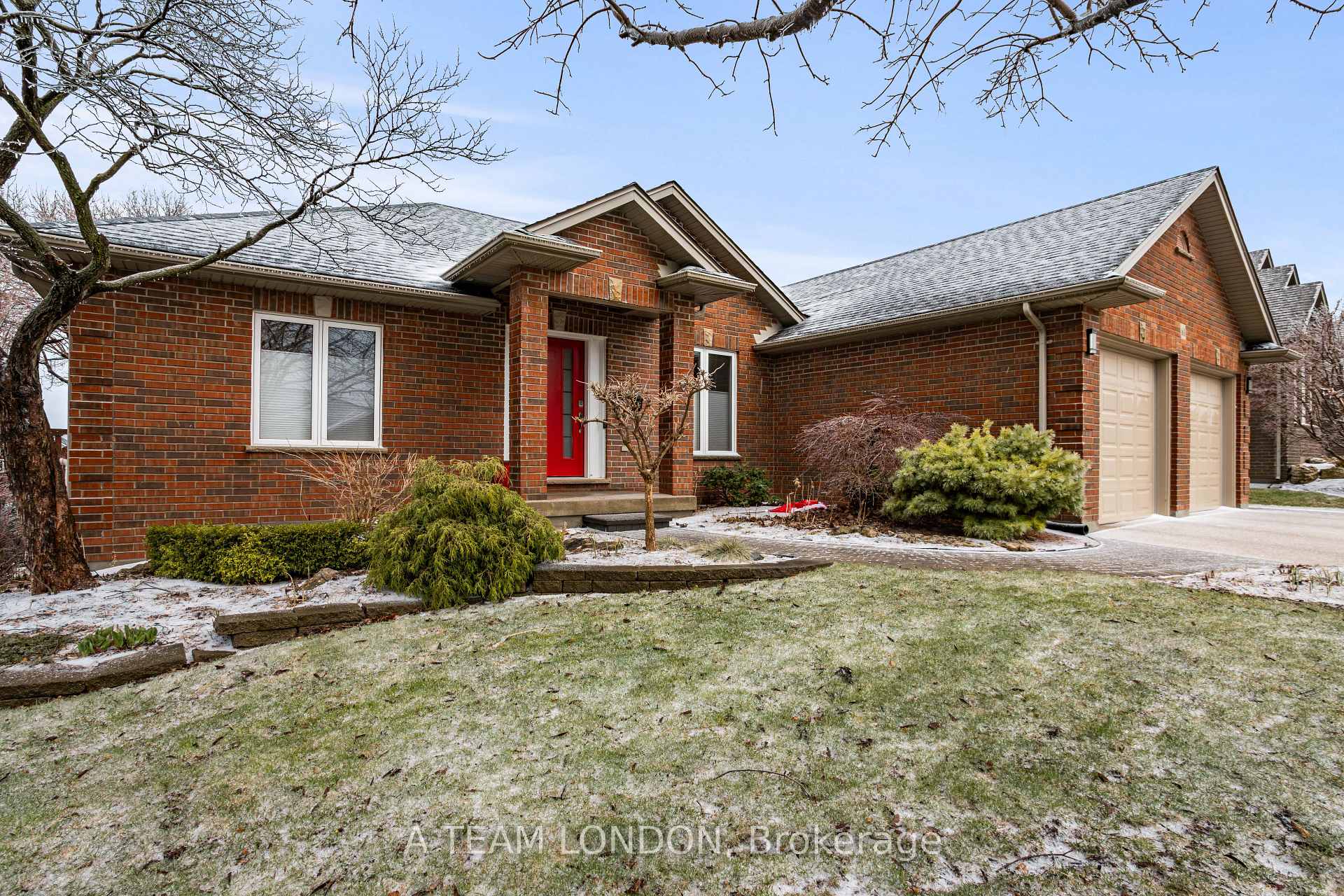 Photo 3 of 61 Stephen Moore Road Drive, Middlesex Centre, Kilworth — HOMEH