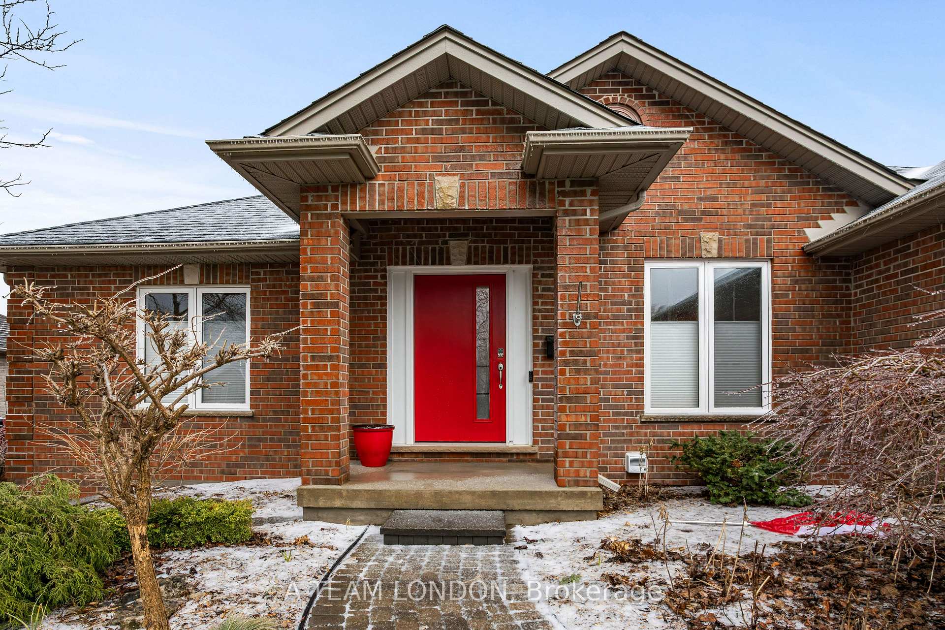 Photo 4 of 61 Stephen Moore Road Drive, Middlesex Centre, Kilworth — HOMEH