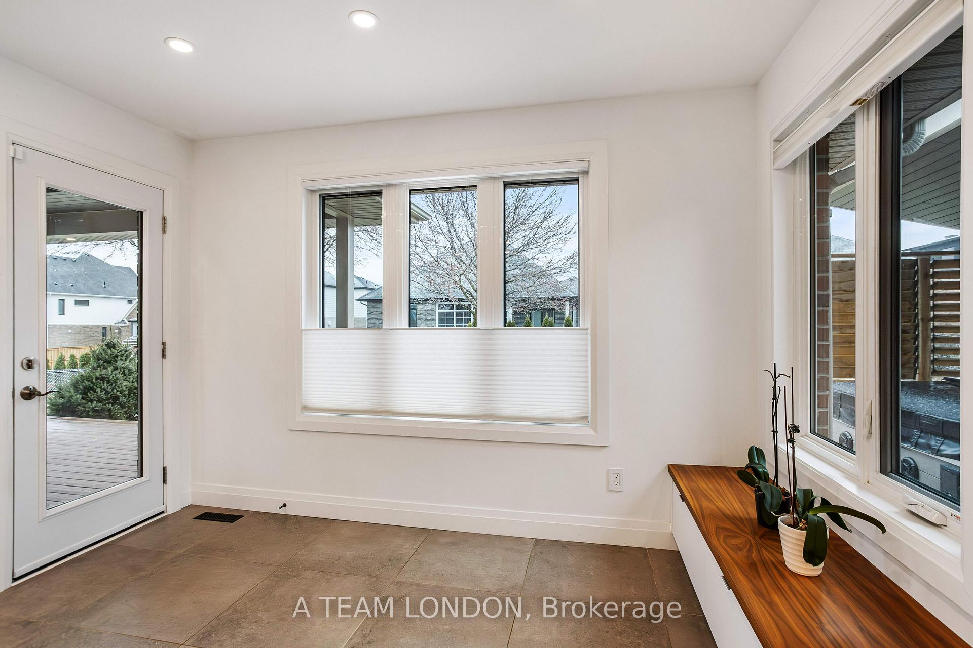 Photo 13 of 61 Stephen Moore Road Drive, Middlesex Centre, Kilworth — HOMEH