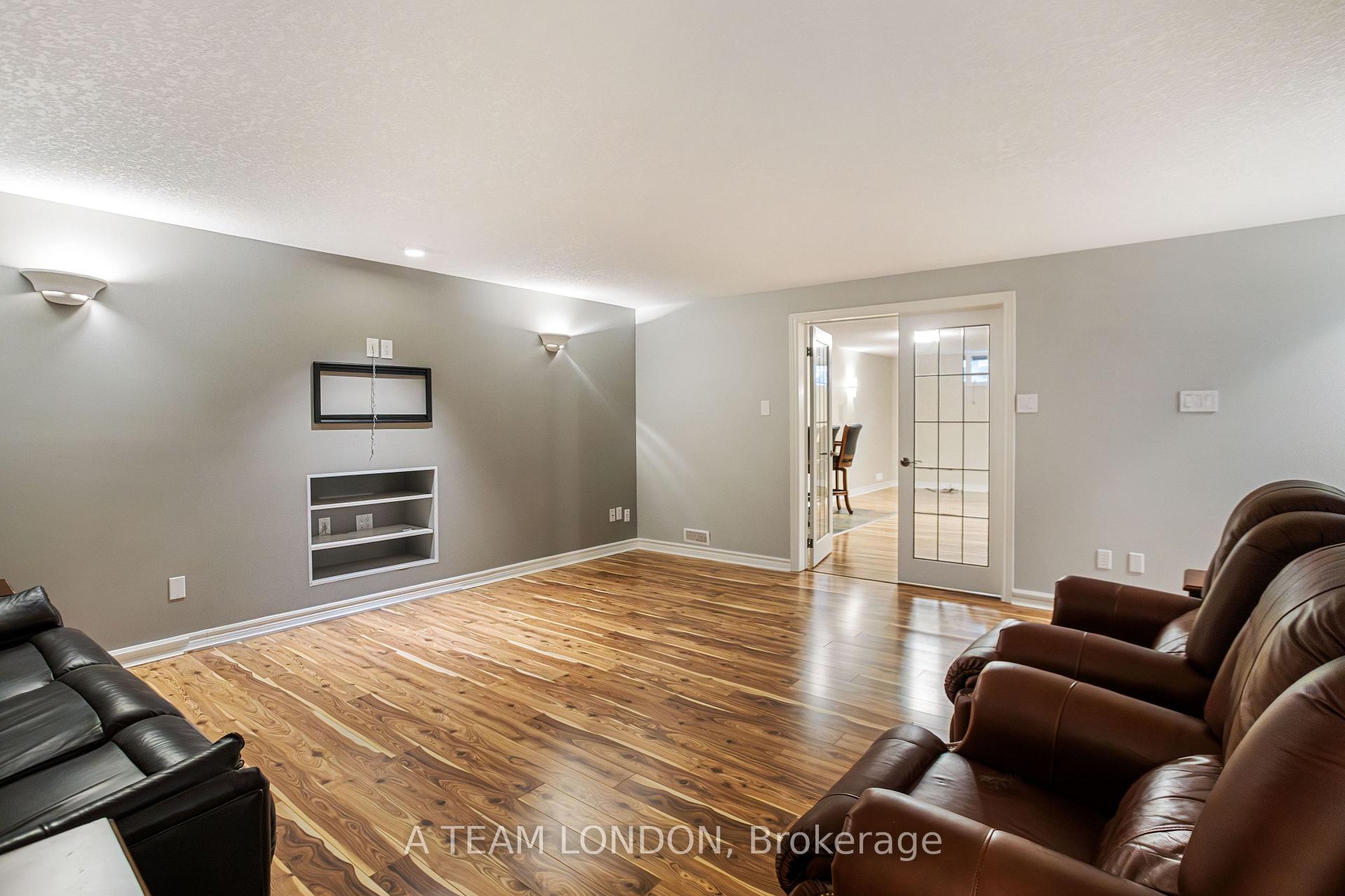 Photo 25 of 61 Stephen Moore Road Drive, Middlesex Centre, Kilworth — HOMEH