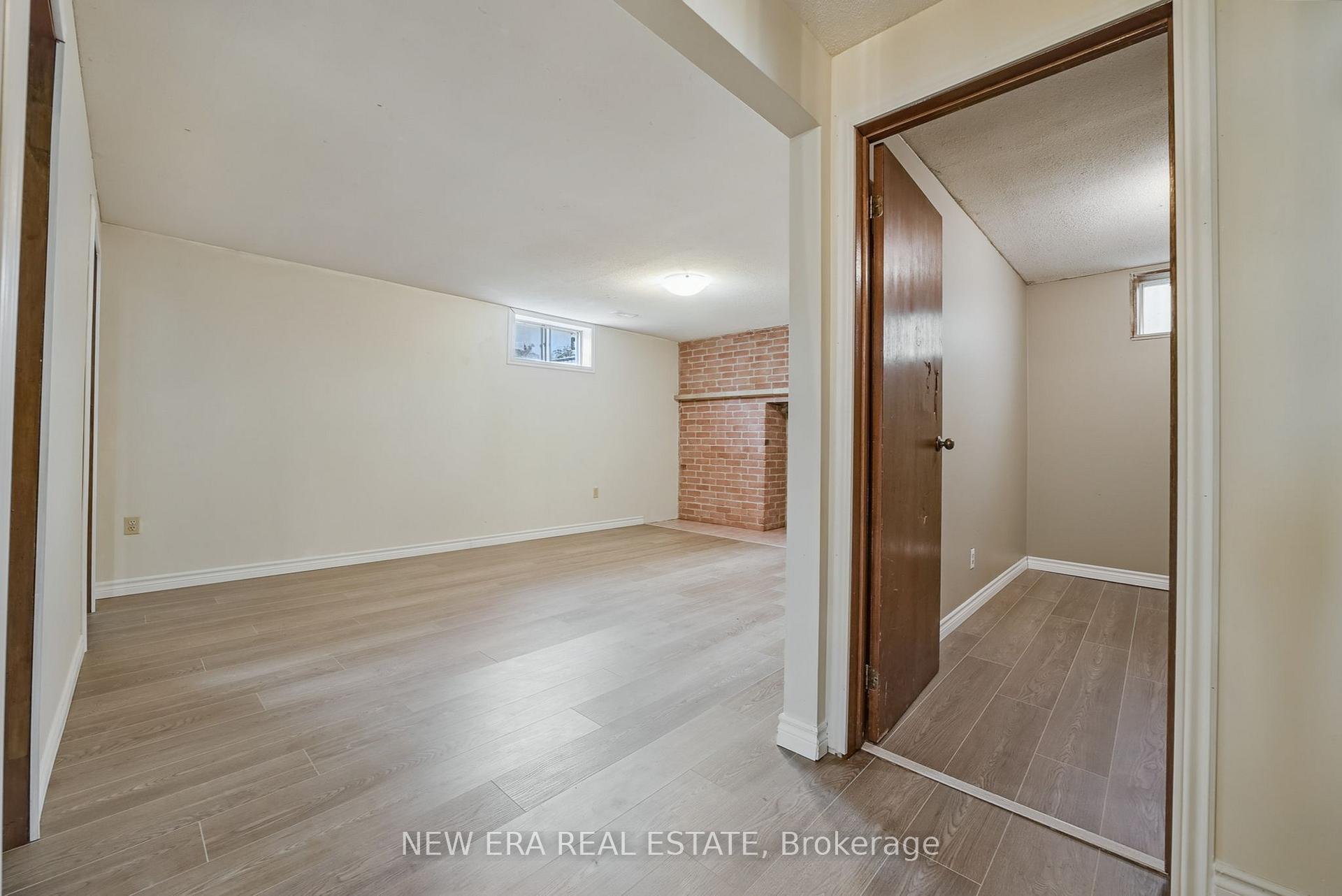 Photo 22 of 3 Envoy Boulevard, Hamilton, Stoney Creek — HOMEH