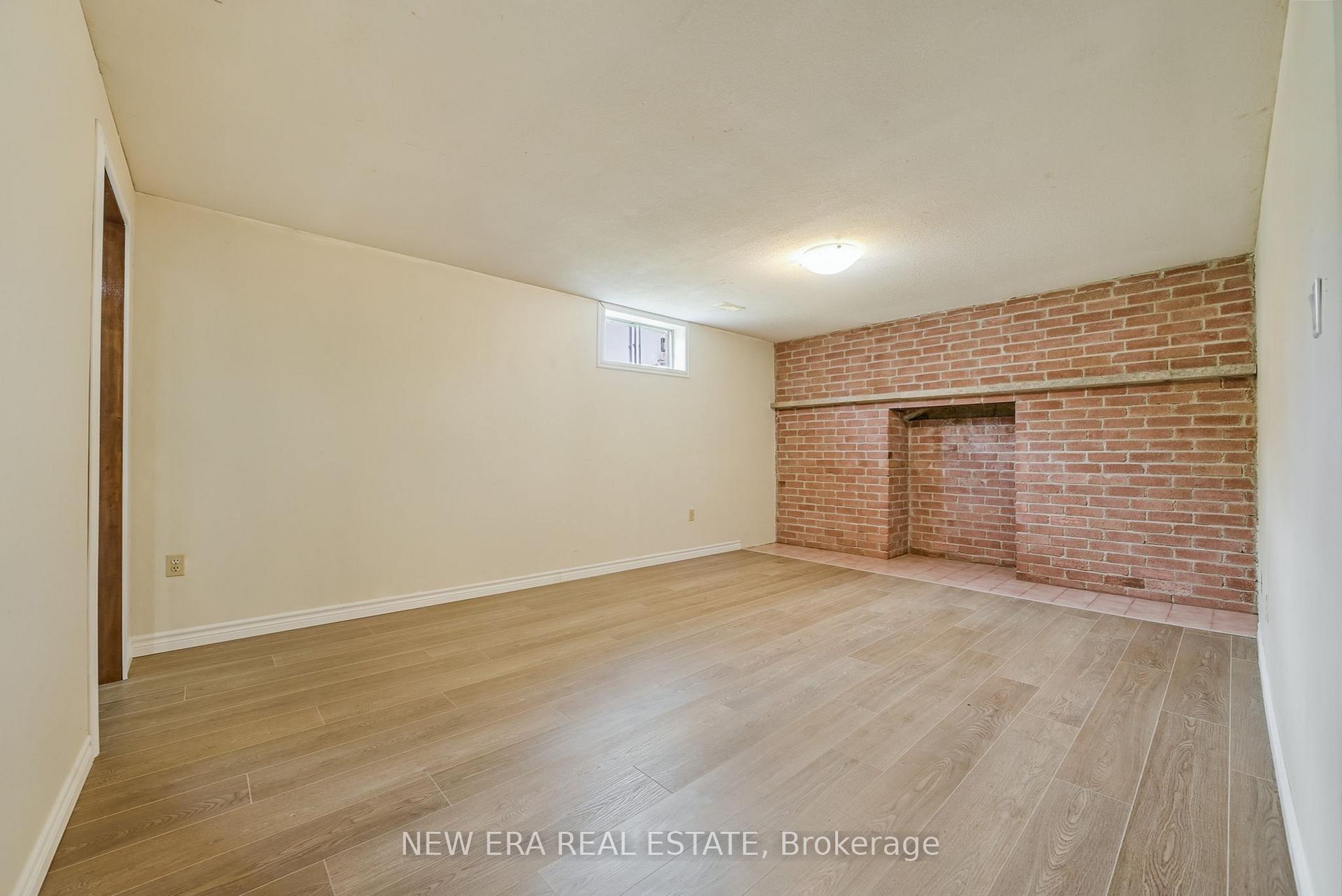 Photo 23 of 3 Envoy Boulevard, Hamilton, Stoney Creek — HOMEH