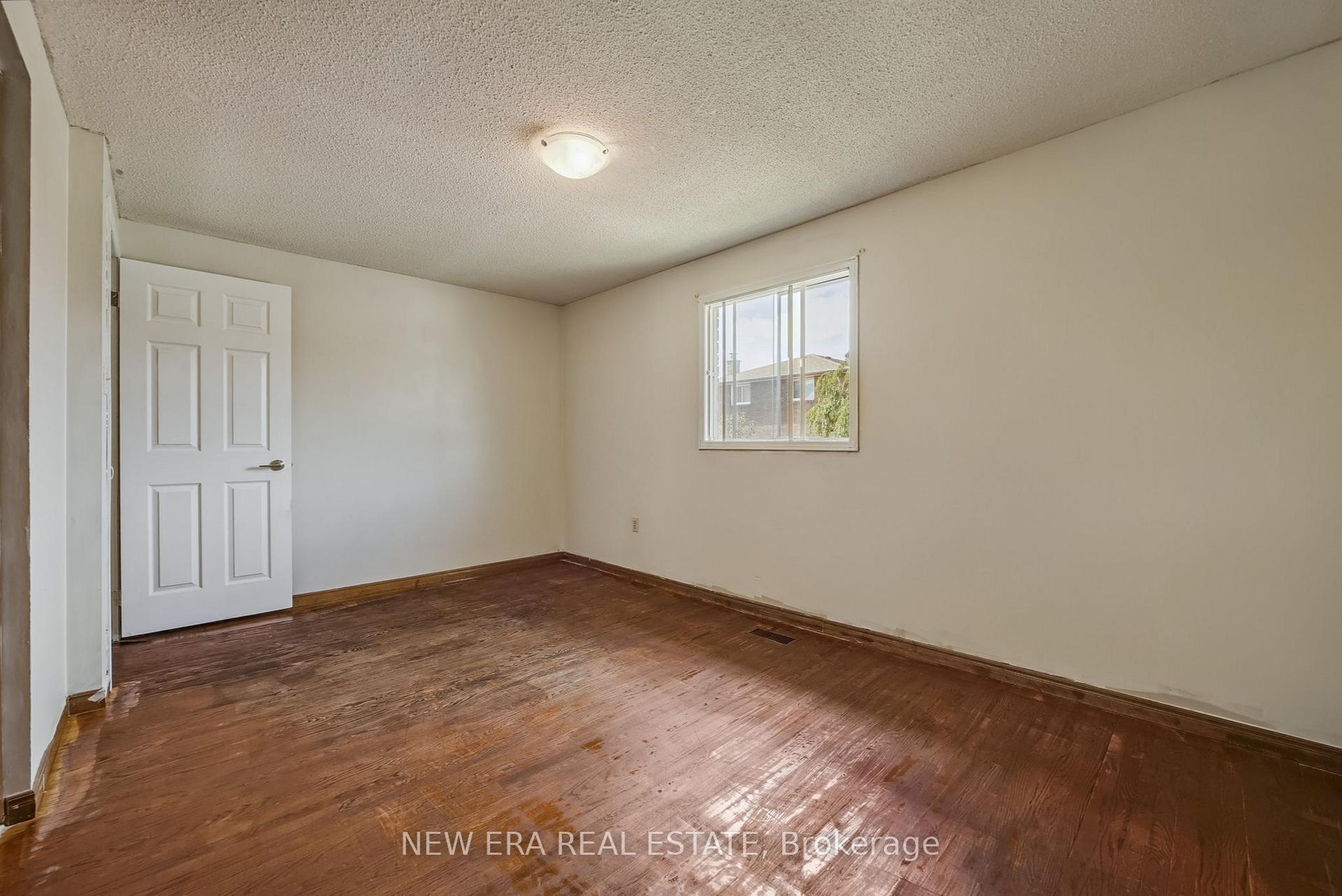 Photo 28 of 3 Envoy Boulevard, Hamilton, Stoney Creek — HOMEH