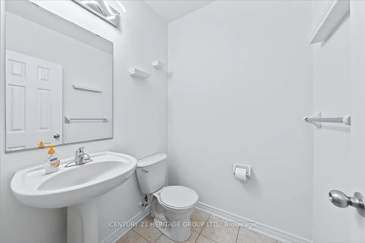 Photo 9 of 13 McLaughlin Avenue, Milton, Willmott — HOMEH