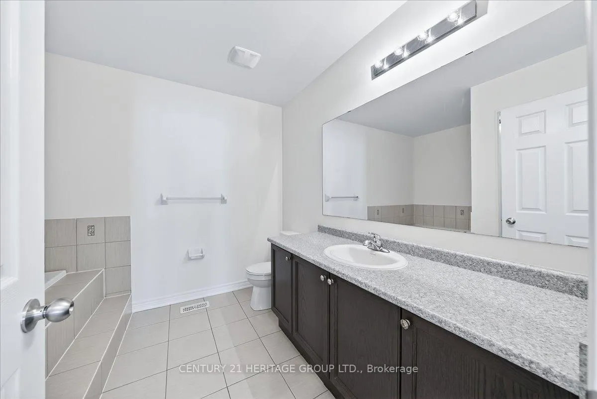 Photo 25 of 13 McLaughlin Avenue, Milton, Willmott — HOMEH