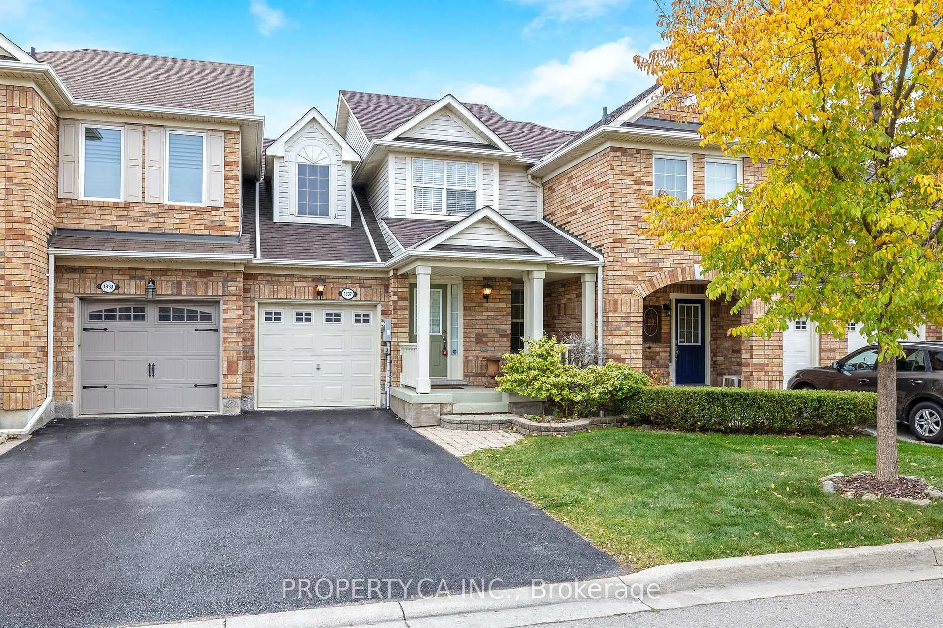 Front of 1637 Stover Crescent