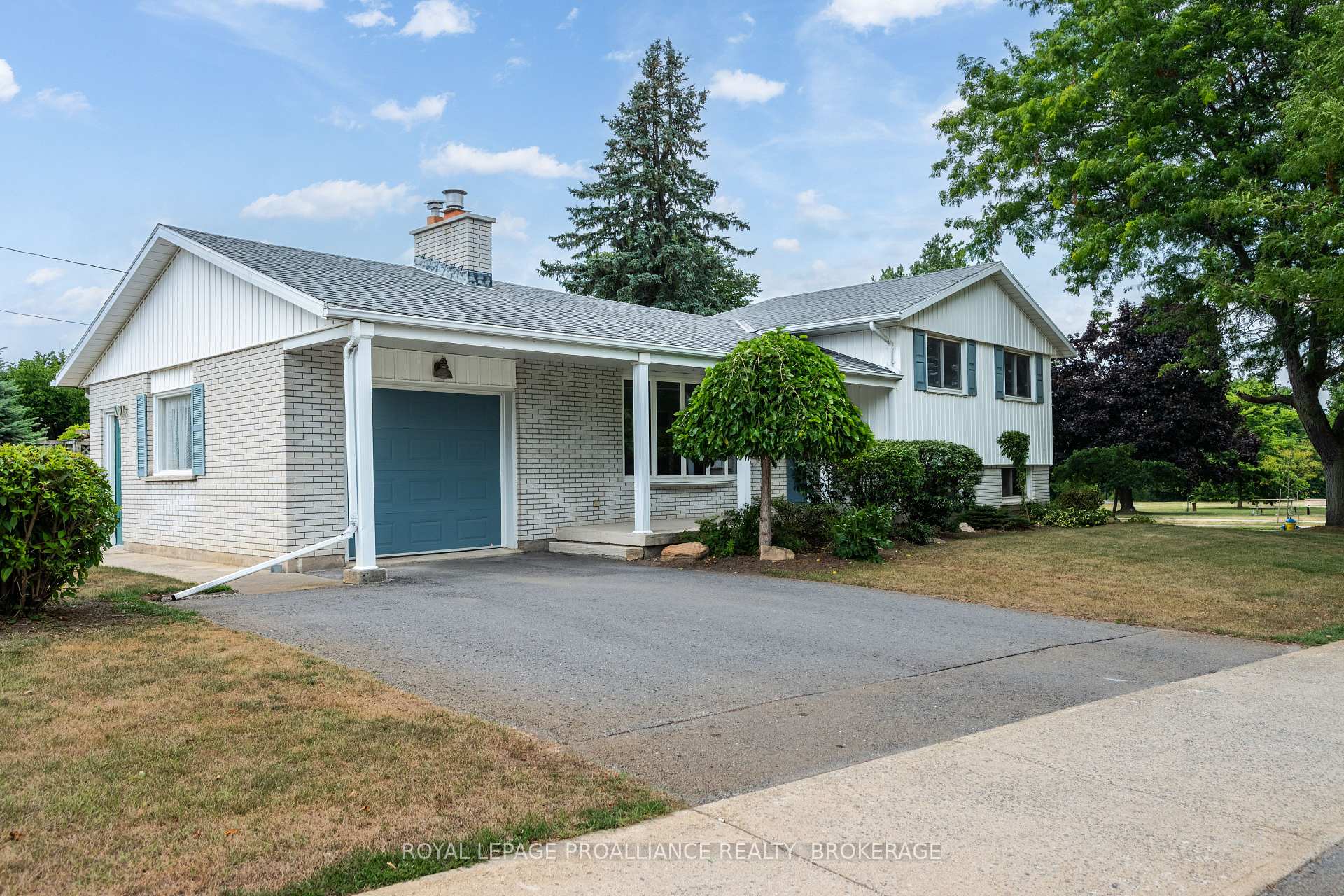 Photo 2 of 350 Norman Rogers Drive, Kingston, Central City West — HOMEH