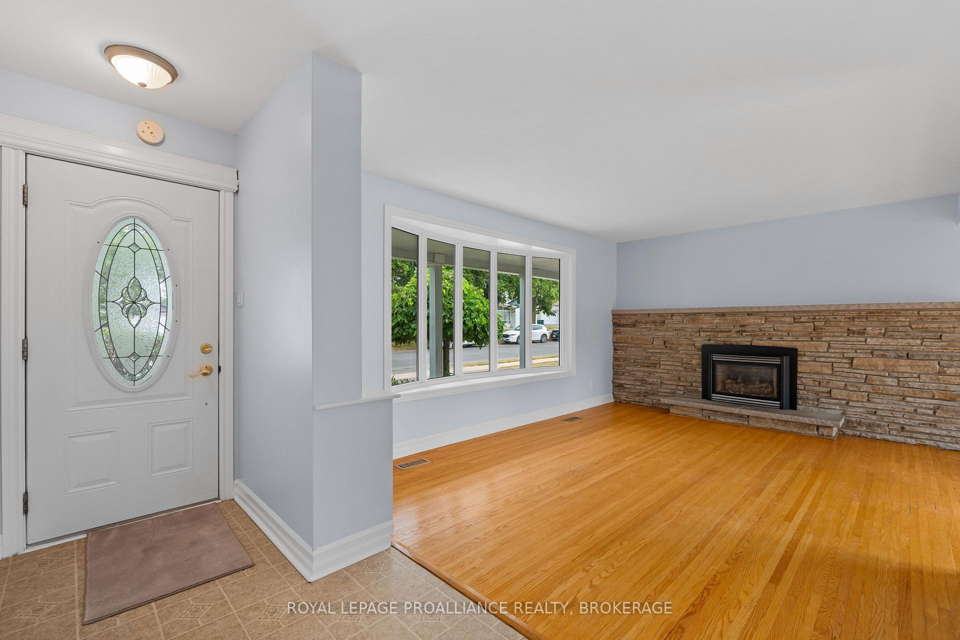 Photo 5 of 350 Norman Rogers Drive, Kingston, Central City West — HOMEH