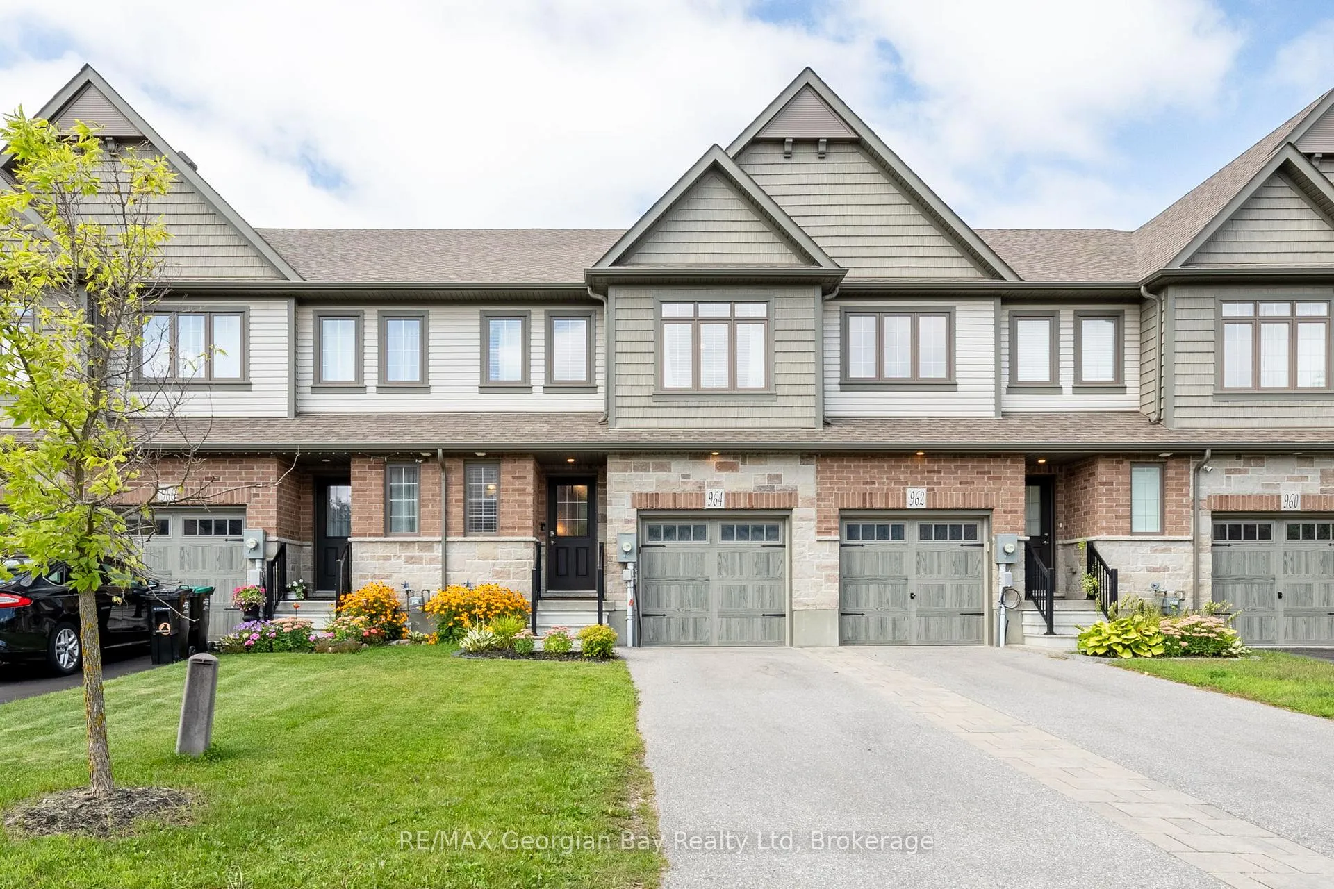 Photo 2 of 964 Wright Drive, Midland — HOMEH